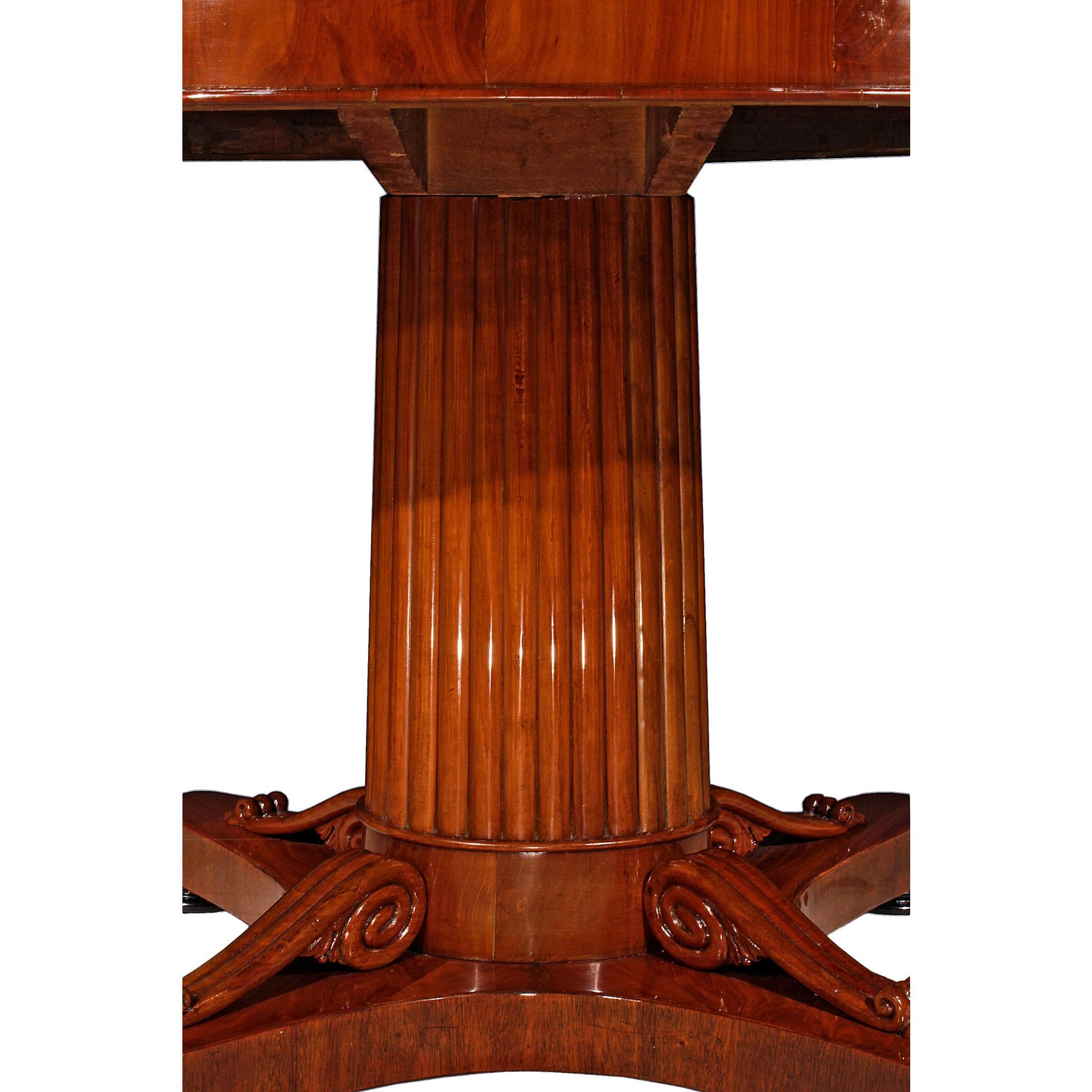 Continental Early 19th Century Mahogany Center Table For Sale 2