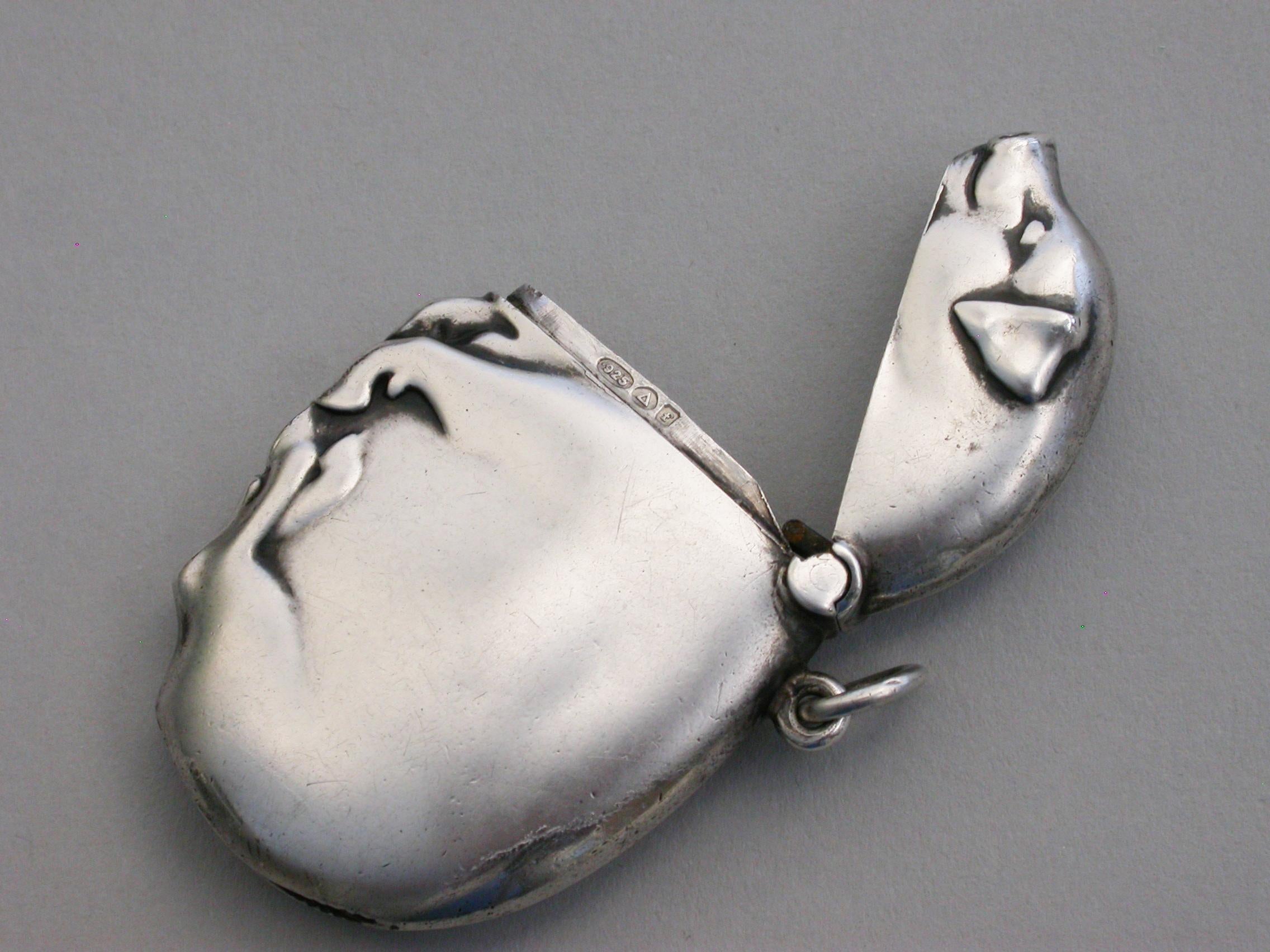 Continental Edwardian Novelty Silver Sleeping Pig Vesta Case, 1905 For Sale 5