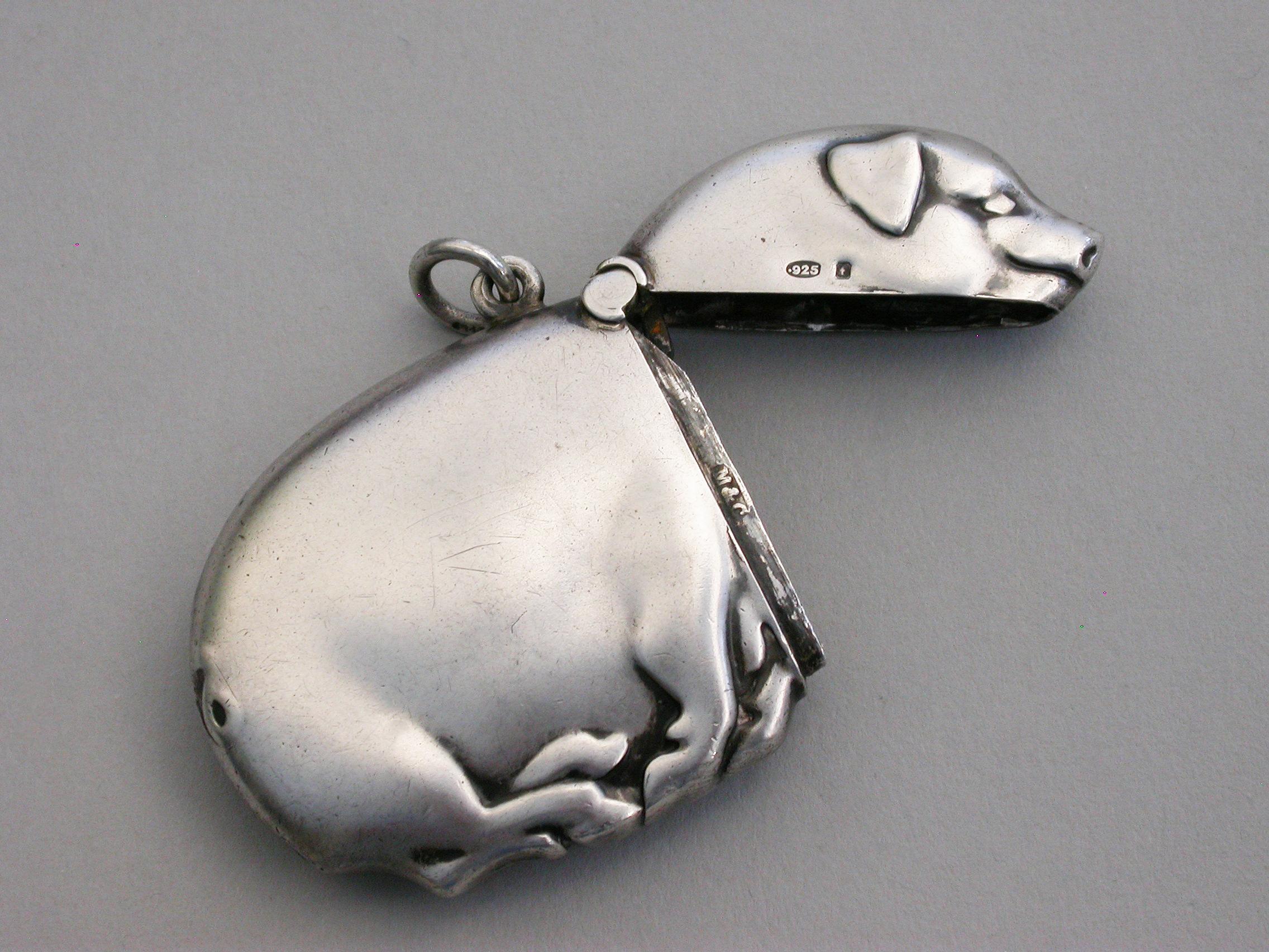 Early 20th Century Continental Edwardian Novelty Silver Sleeping Pig Vesta Case, 1905 For Sale