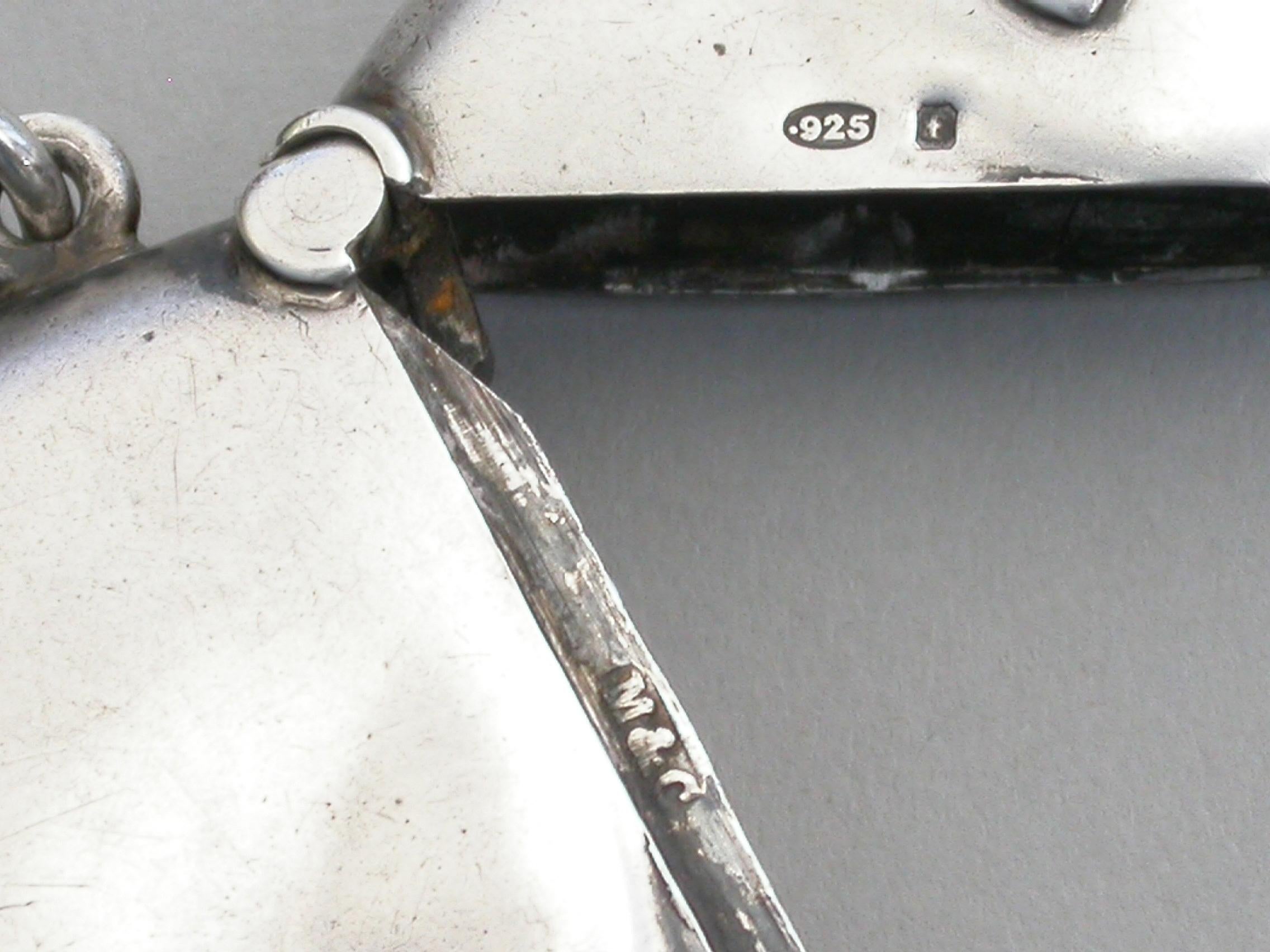 Continental Edwardian Novelty Silver Sleeping Pig Vesta Case, 1905 For Sale 1