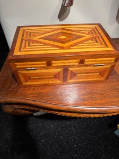 Scatola con intarsio geometrico in stile continentale, 1890–1910 circa