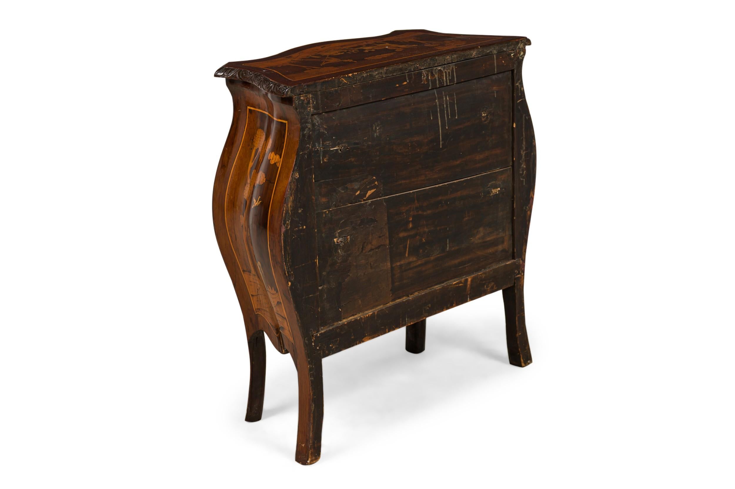 Luigi XV Continental German Louis XV style (18th Century) Inlaid Bombe Shaped Commode in vendita