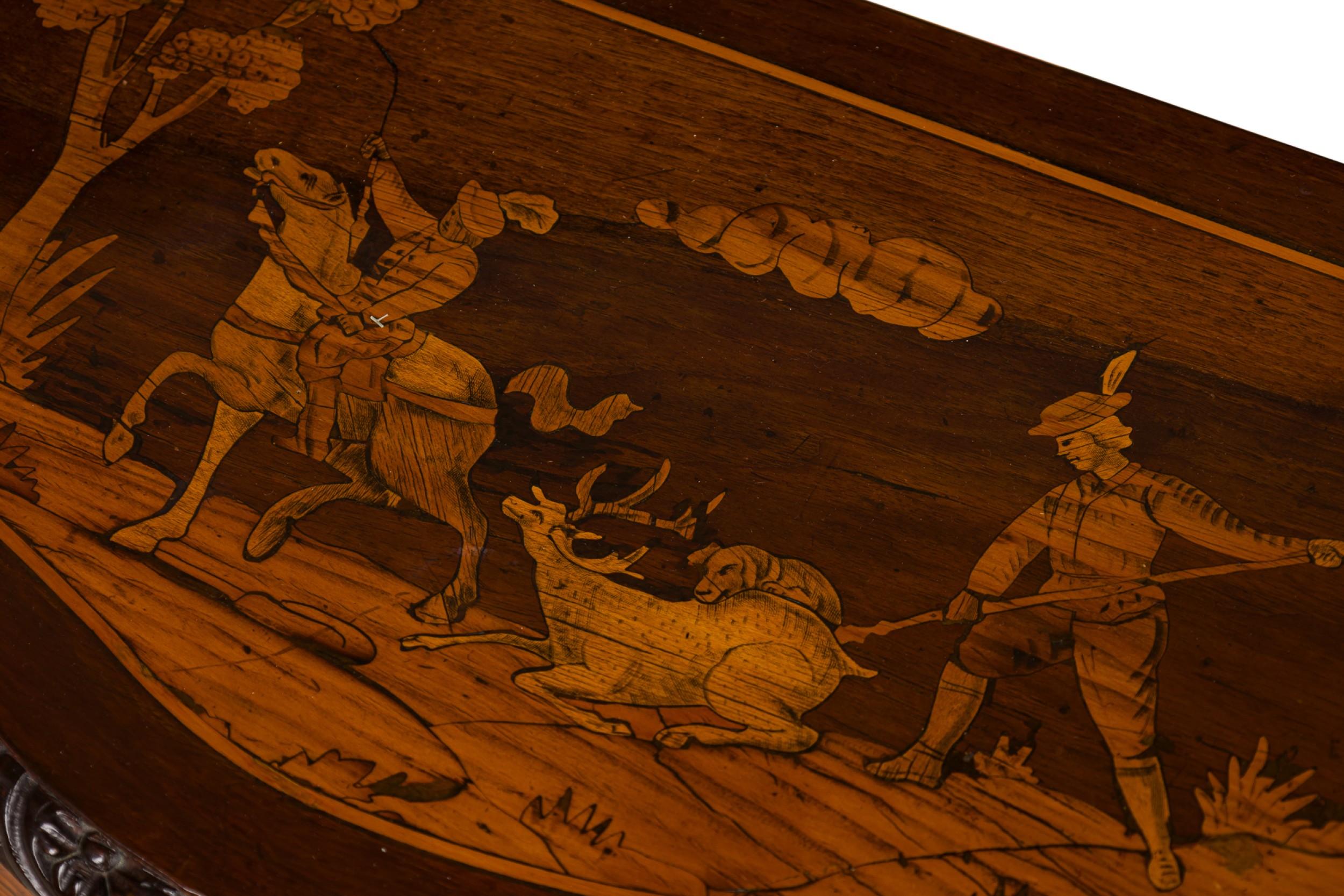 Continental German Louis XV style (18th Century) Inlaid Bombe Shaped Commode In condizioni buone in vendita a Queens, NY