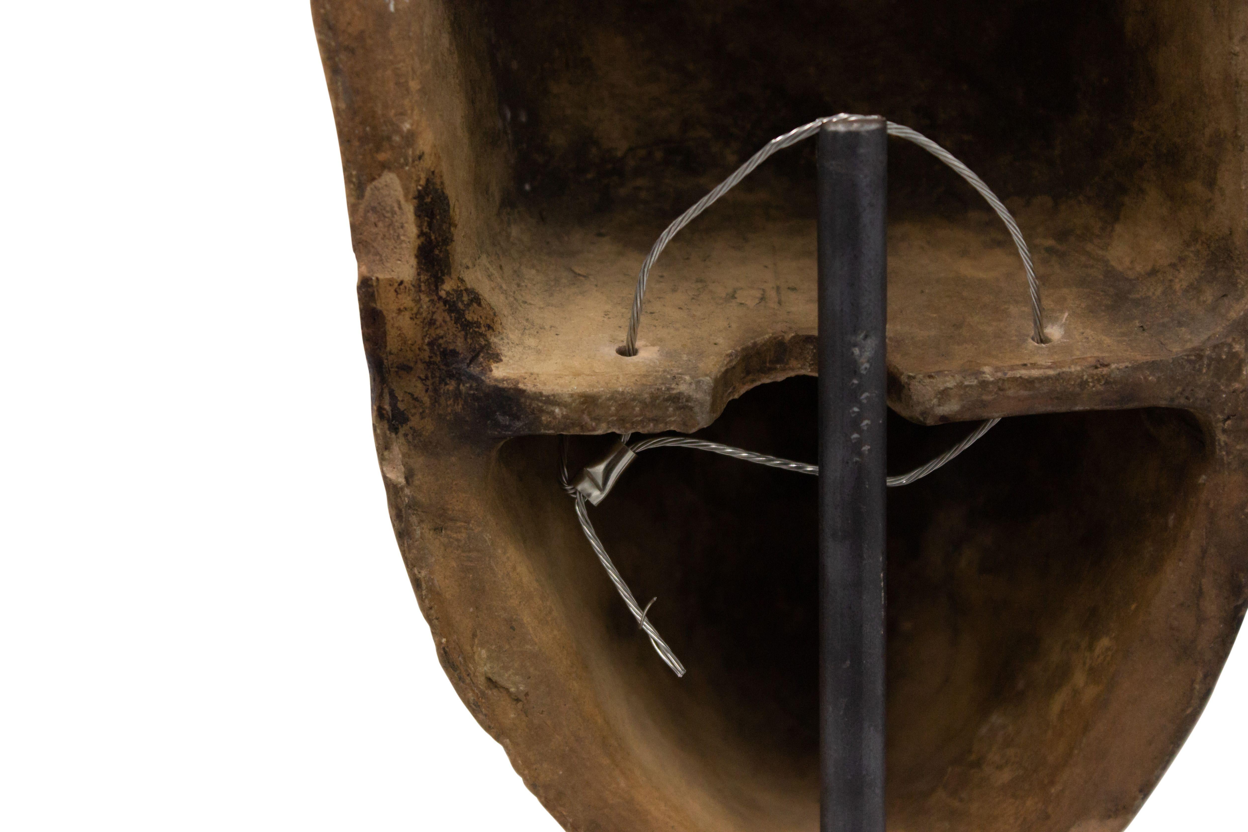 Marmo Maschera di terracotta tedesca continentale in vendita