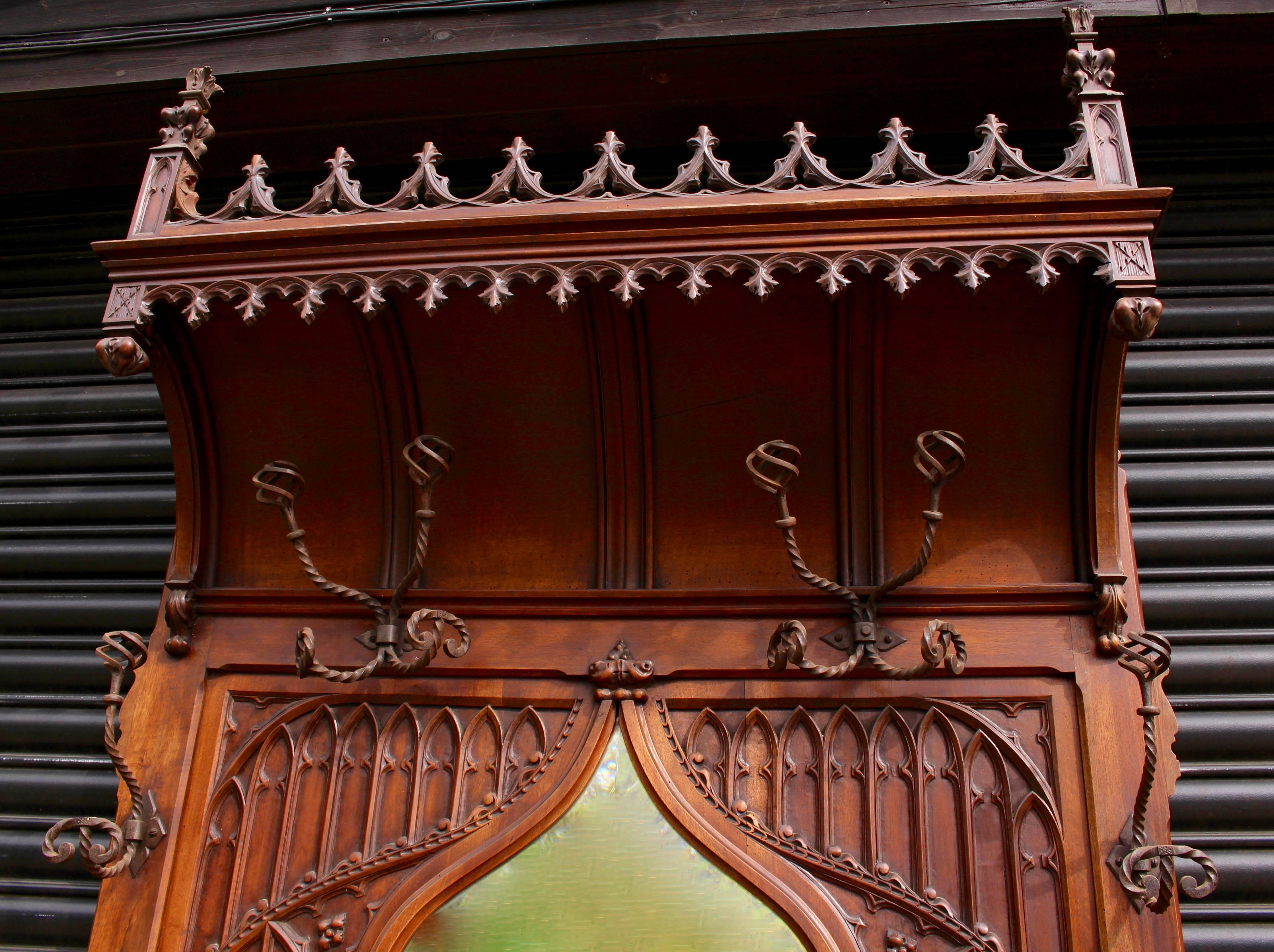 19th Century Continental Gothic Revival Carved Walnut Hall Stand, circa 1890