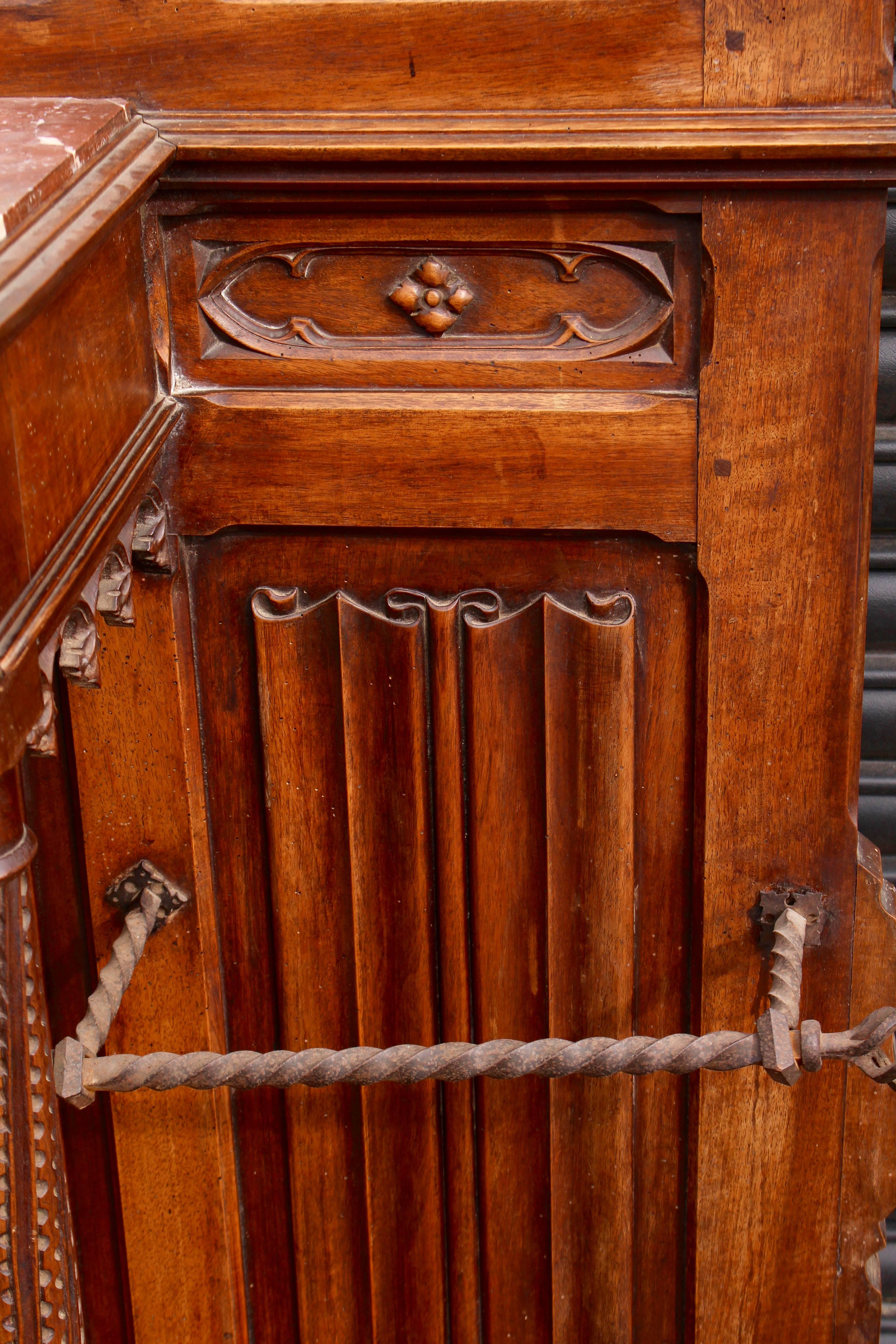 Continental Gothic Revival Carved Walnut Hall Stand, circa 1890 1