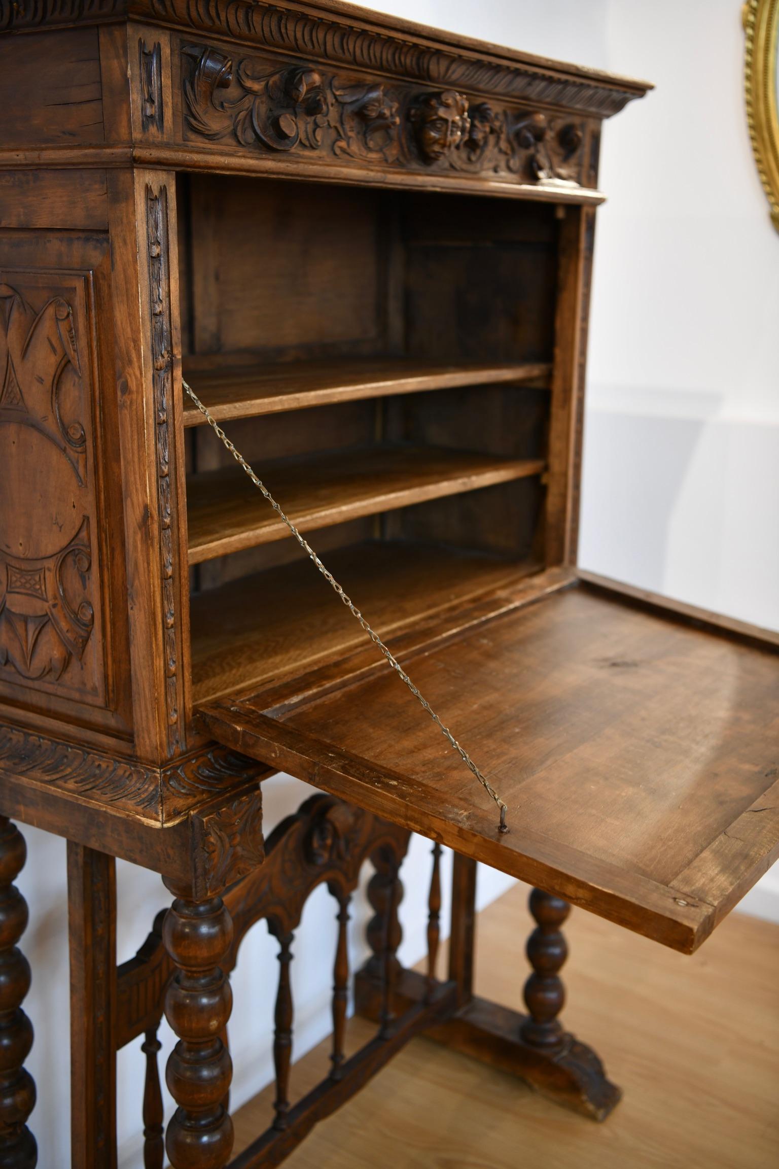 Continental Heavily Carved Drop Down Abattant 4