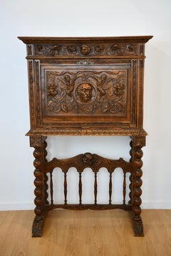 Continental Heavily Carved Drop Down Abattant