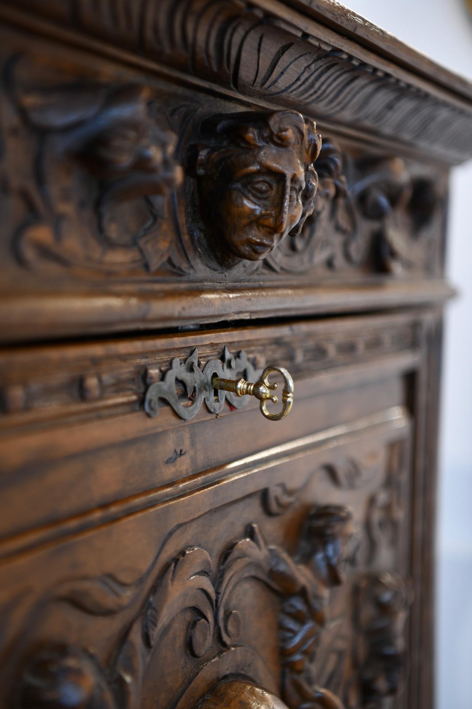 Continental Heavily Carved Drop Down Abattant In Good Condition In Brooklyn, NY