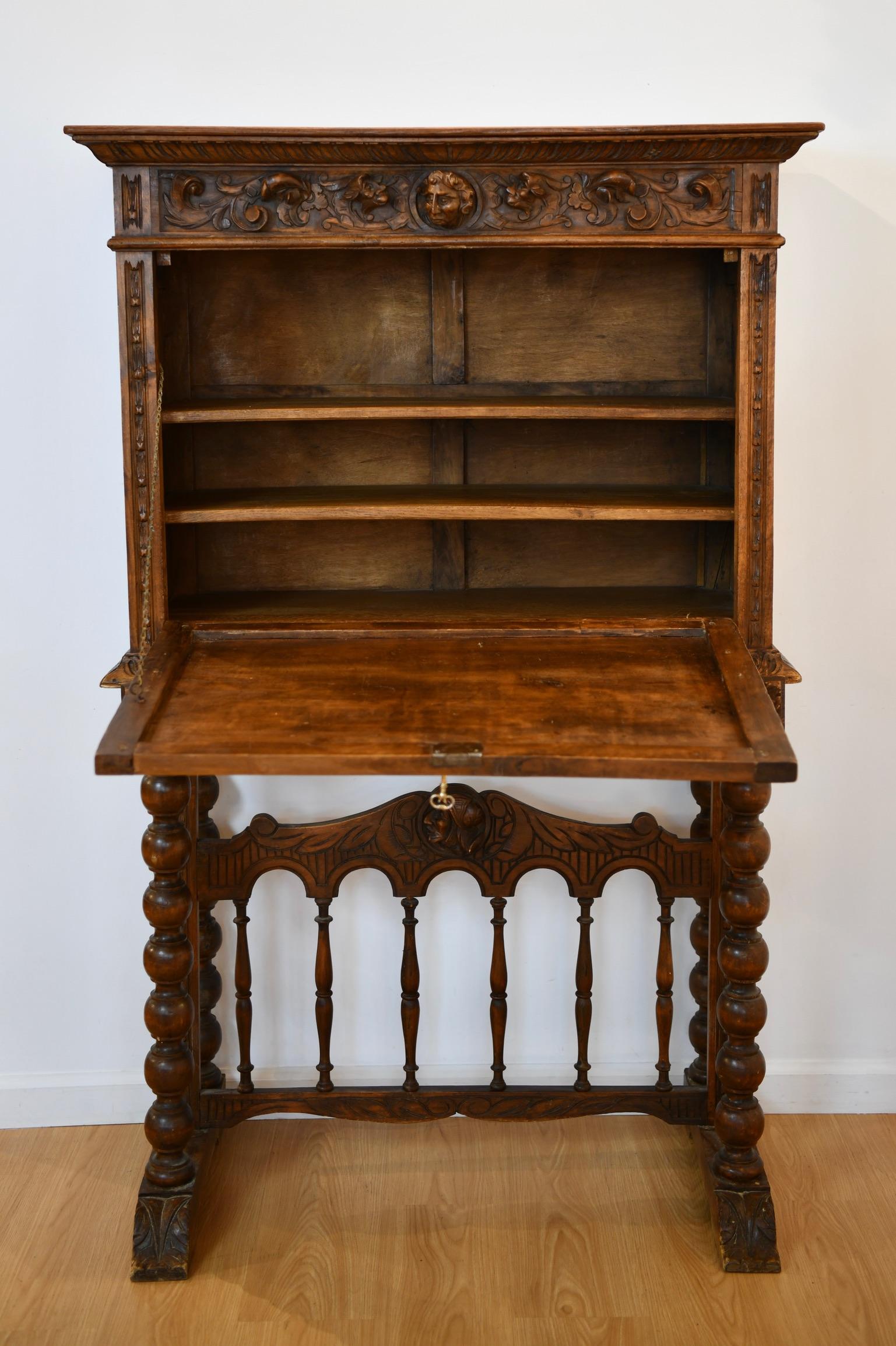 Continental Heavily Carved Drop Down Abattant 1