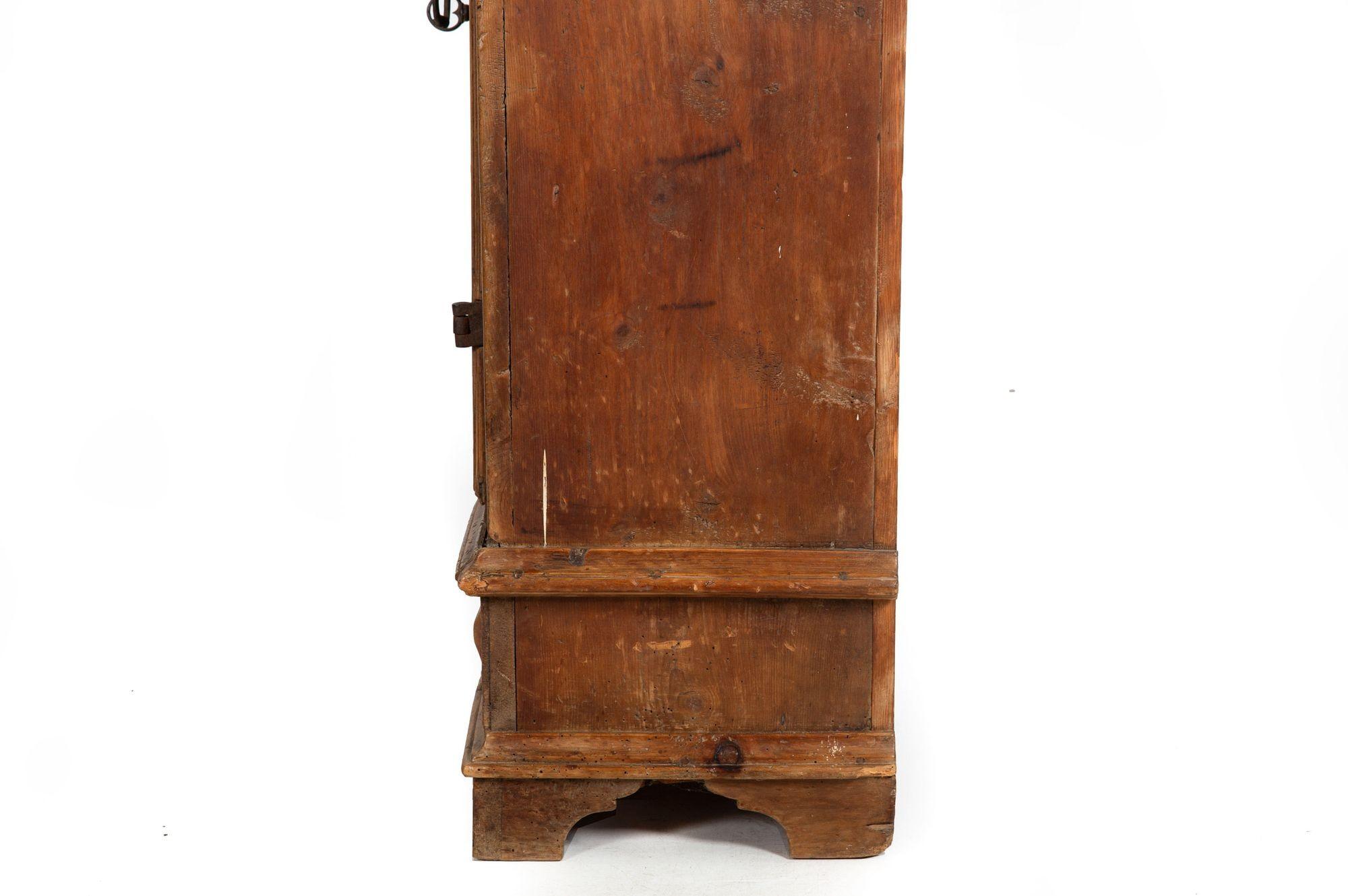 Continental Heavily Worn Carved One-Door Cupboard Cabinet of Small Size For Sale 4