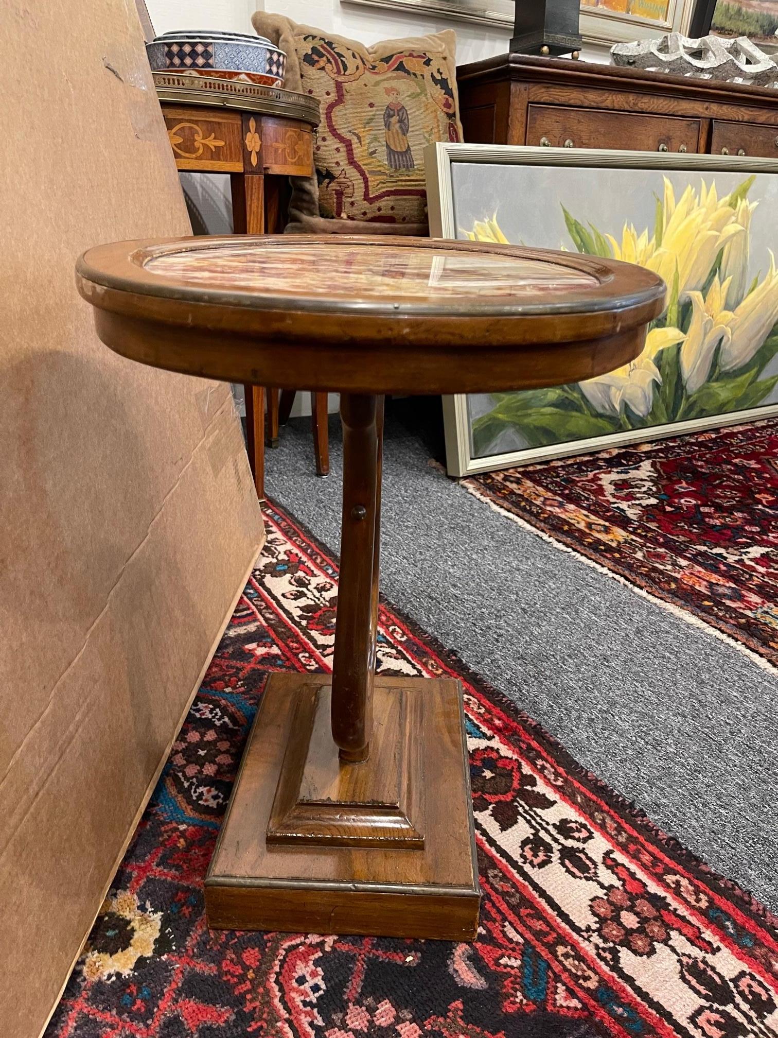 Continental Marble-Top Side Table in the Shape of a Lyriform, Early 20th Century For Sale 3