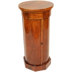 Continental Neoclassical Mahogany Pedestal Table