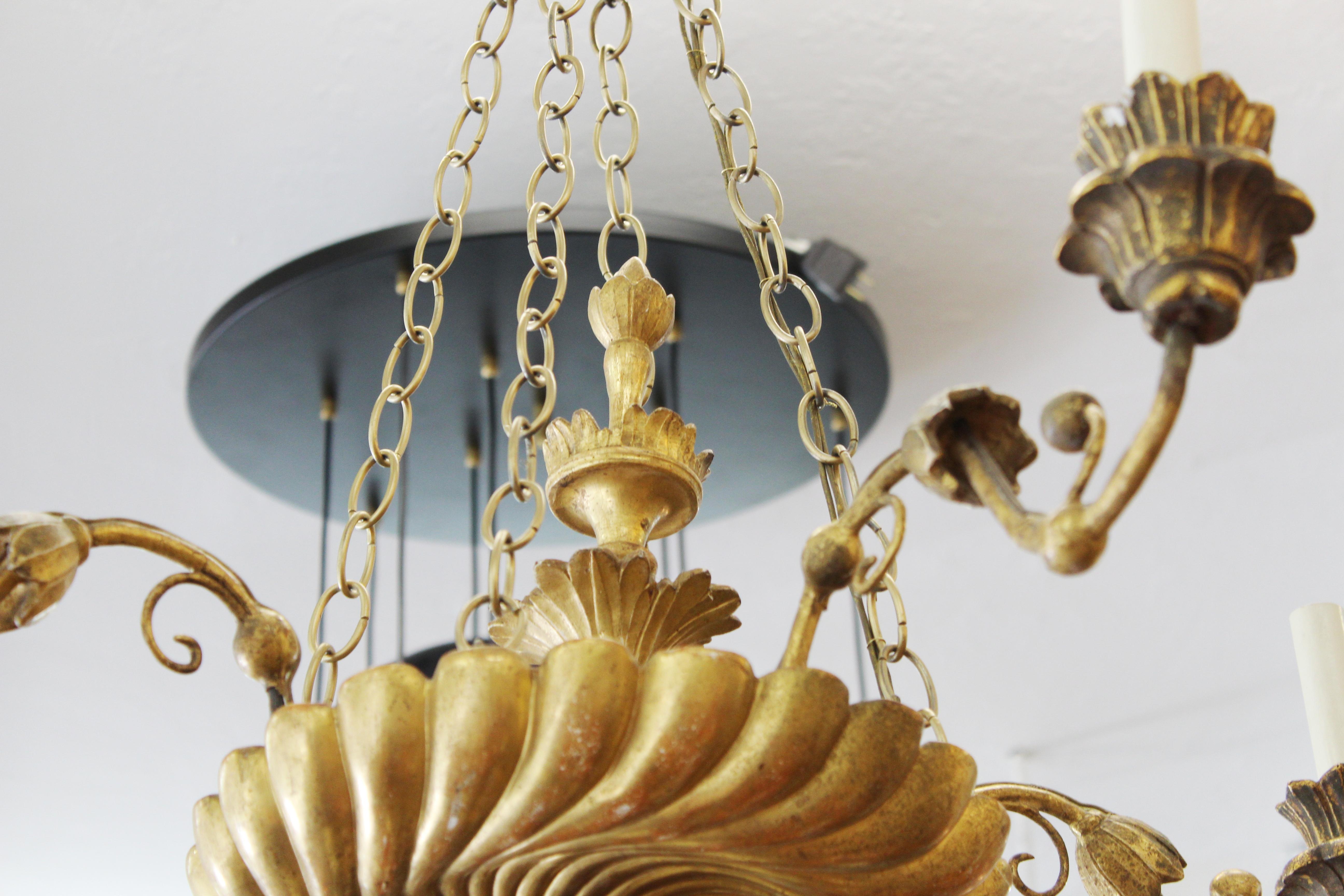 Continental Neoclassical Style Giltwood Chandelier In Good Condition In New York, NY
