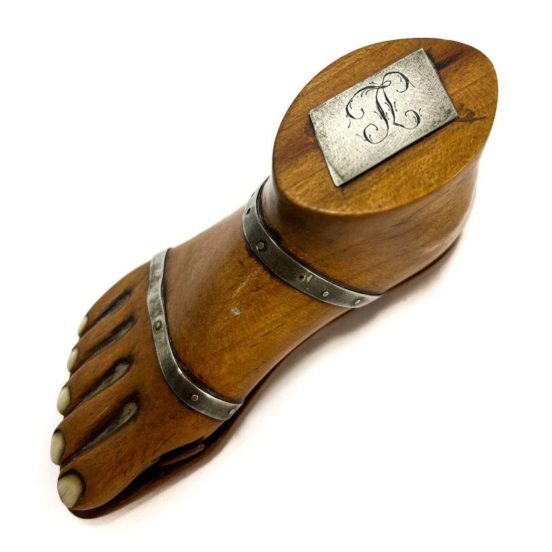 Carved Continental Novelty Snuff Box Modeled as a Foot, circa 1800 For Sale