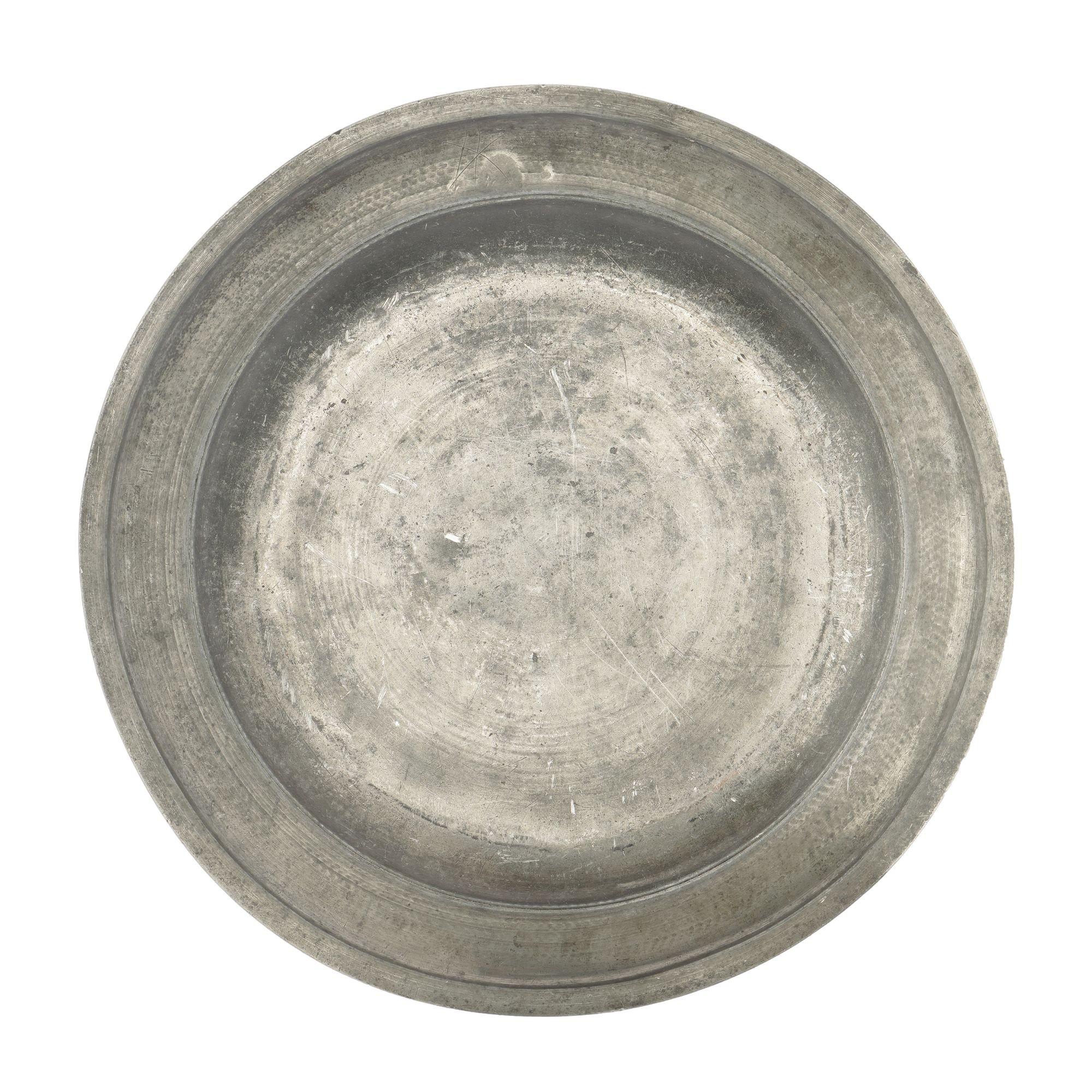 18th Century Continental pewter charger, 1750-1800 For Sale