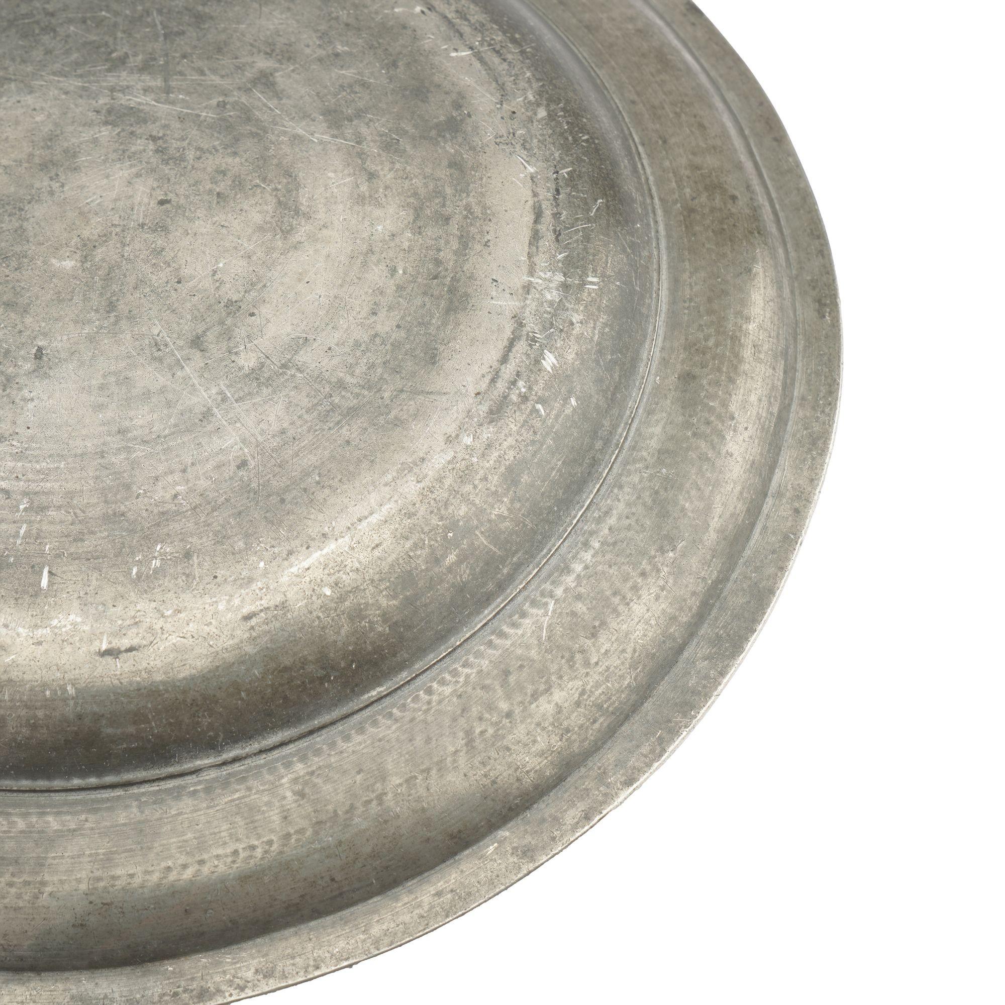 Continental pewter charger, 1750-1800 For Sale 2