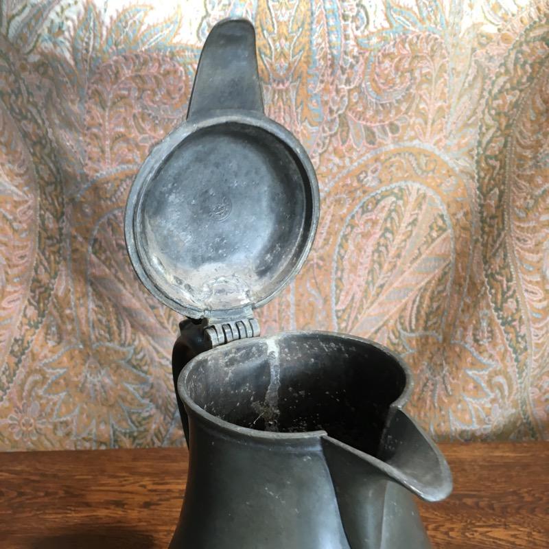 18th Century and Earlier Continental Pewter Covered Jug, Baluster Shaped with Shell Thumb Piece For Sale