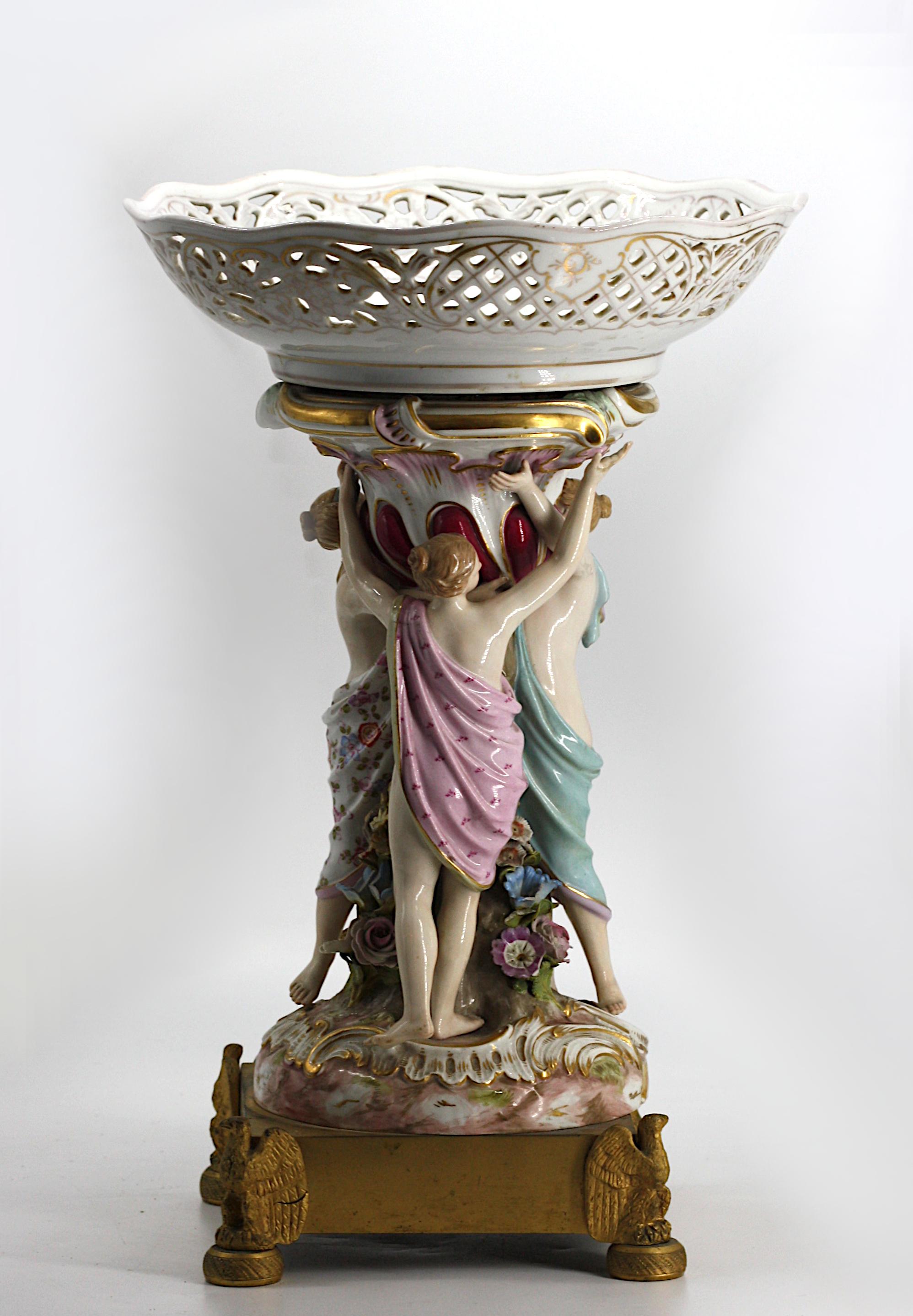 Continental Porcelain Figural Centerpiece No visible marks. Circa 1900 In Good Condition For Sale In West Palm Beach, FL