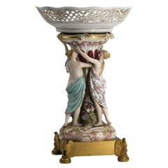 Centro de mesa figurativo de porcelana continental Sin marcas visibles. Alrededor de 1900