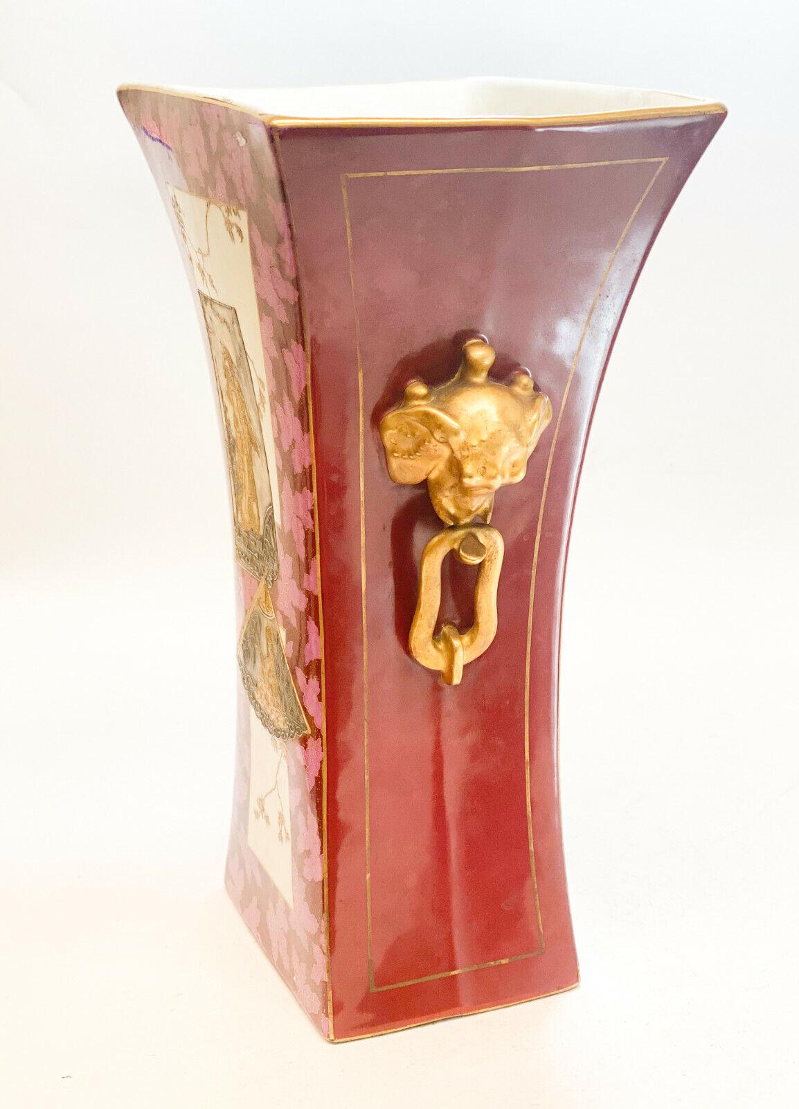 Hand-Painted Continental Porcelain Japonism Hand Painted & Gilt Encrusted Twin Handle Vase For Sale