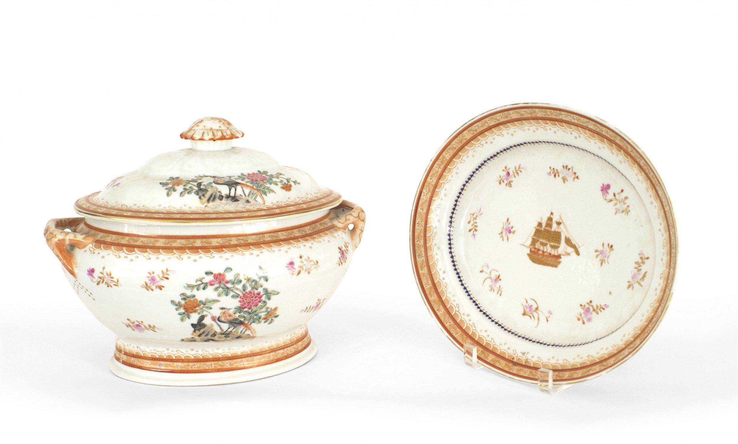 Continental Porcelain Soup Tureen In Good Condition For Sale In New York, NY