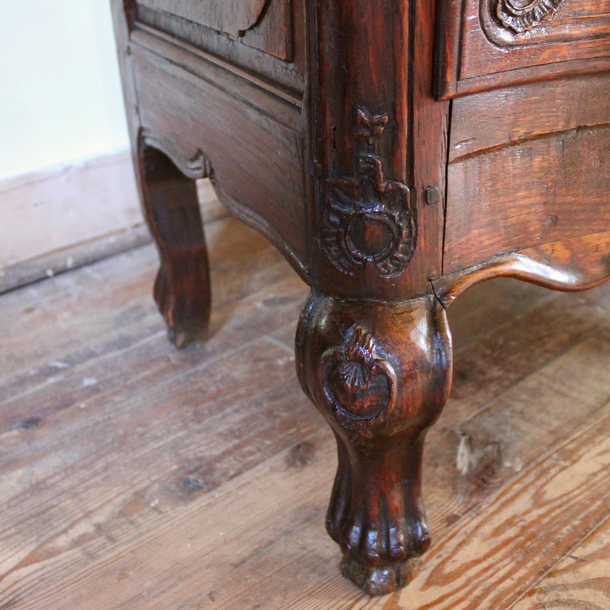Continental Régence Inspired Commode With Rococo Carved Desk Top For Sale 8