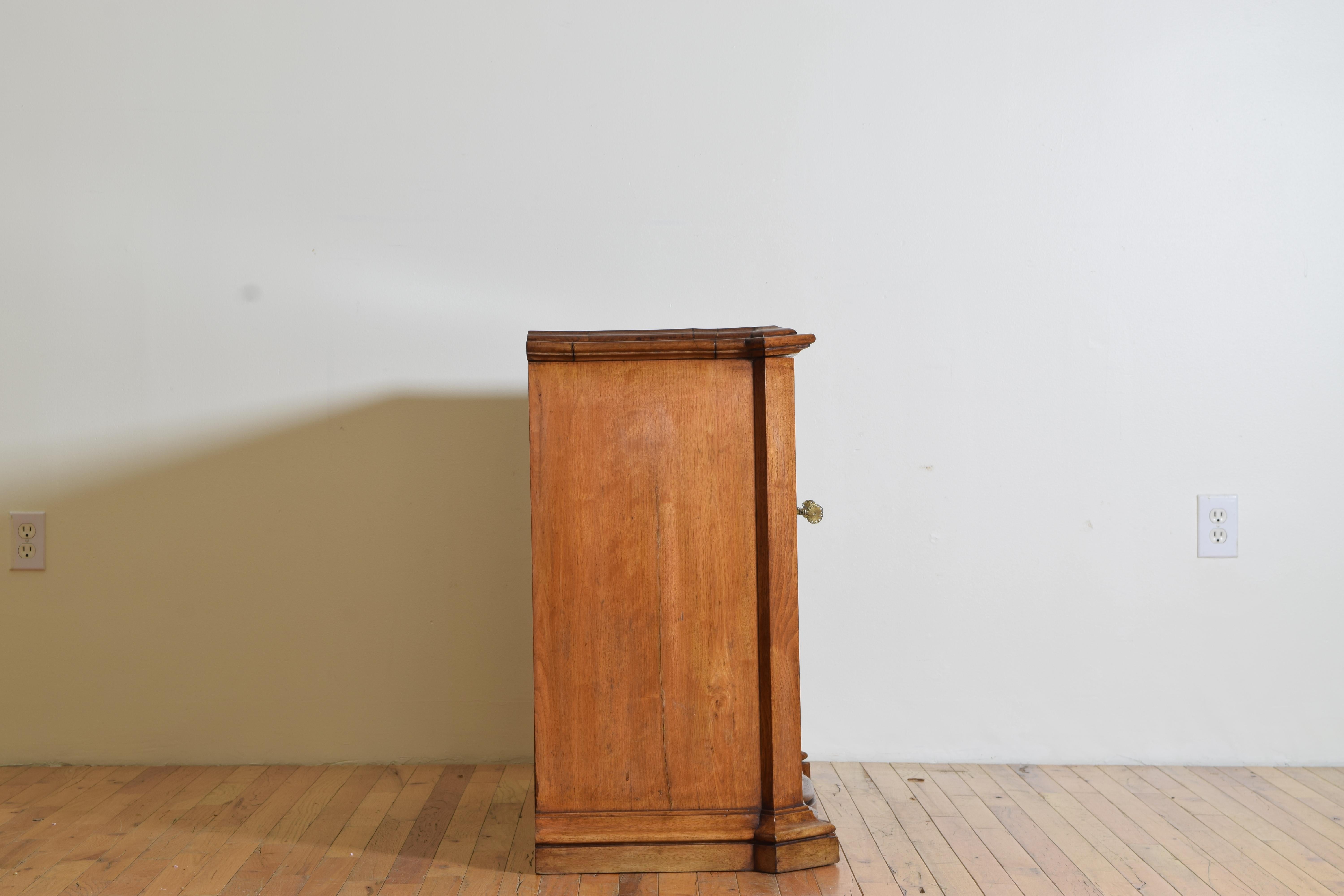 Continental Rococo Style Walnut Serpentine Front 2-Door Cabinet, Early 20th Cen In Good Condition In Atlanta, GA