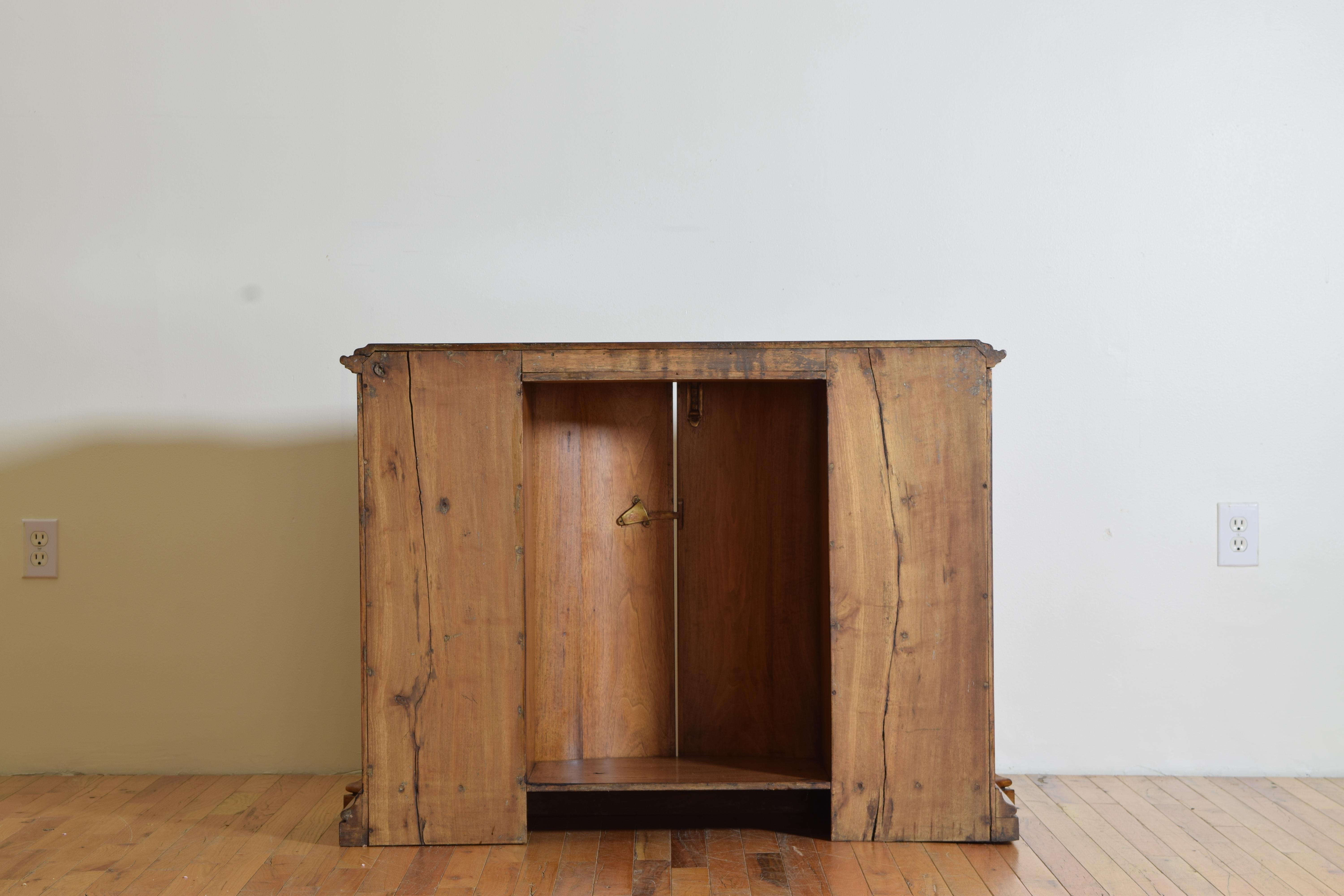 20th Century Continental Rococo Style Walnut Serpentine Front 2-Door Cabinet, Early 20th Cen