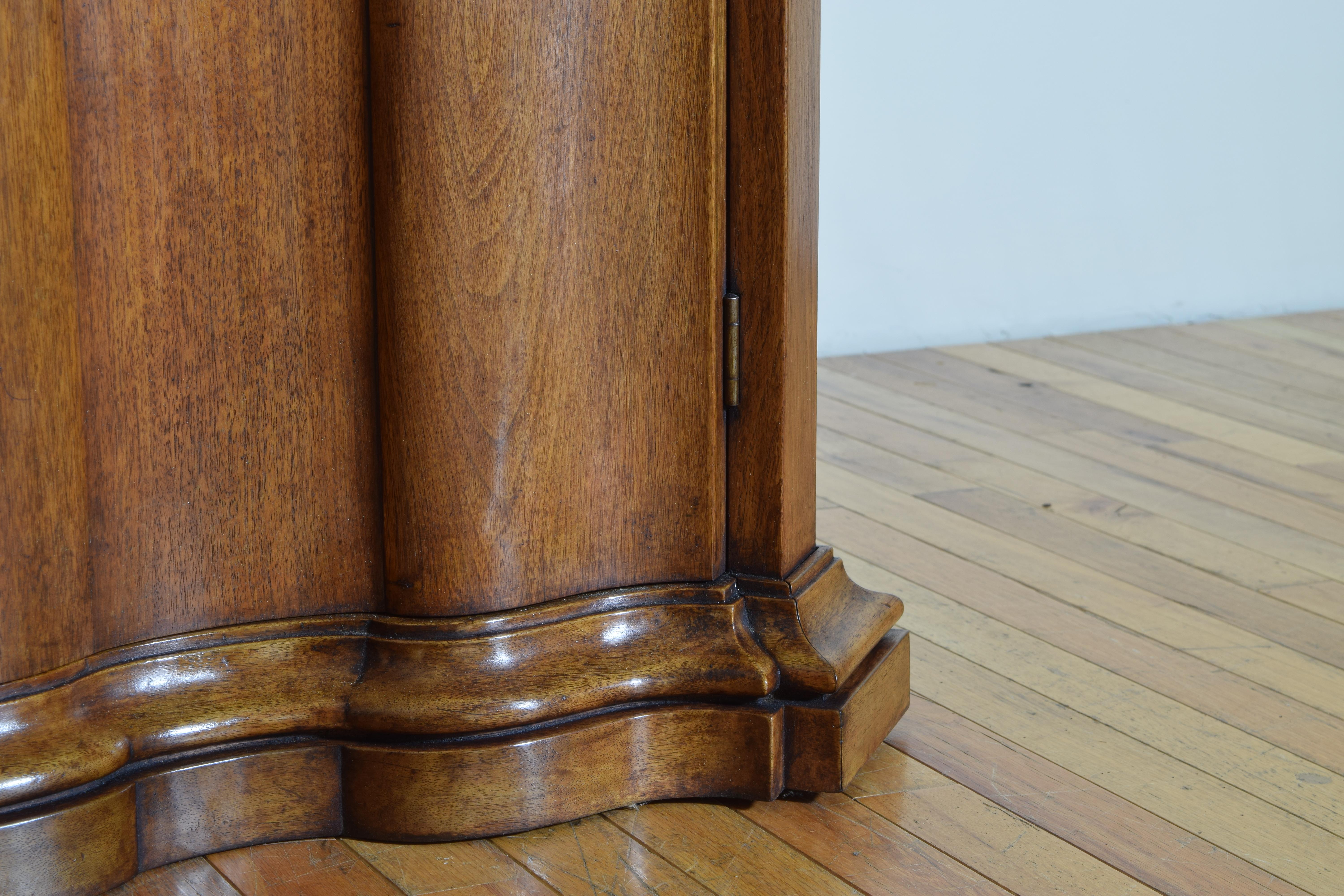 Continental Rococo Style Walnut Serpentine Front 2-Door Cabinet, Early 20th Cen 4