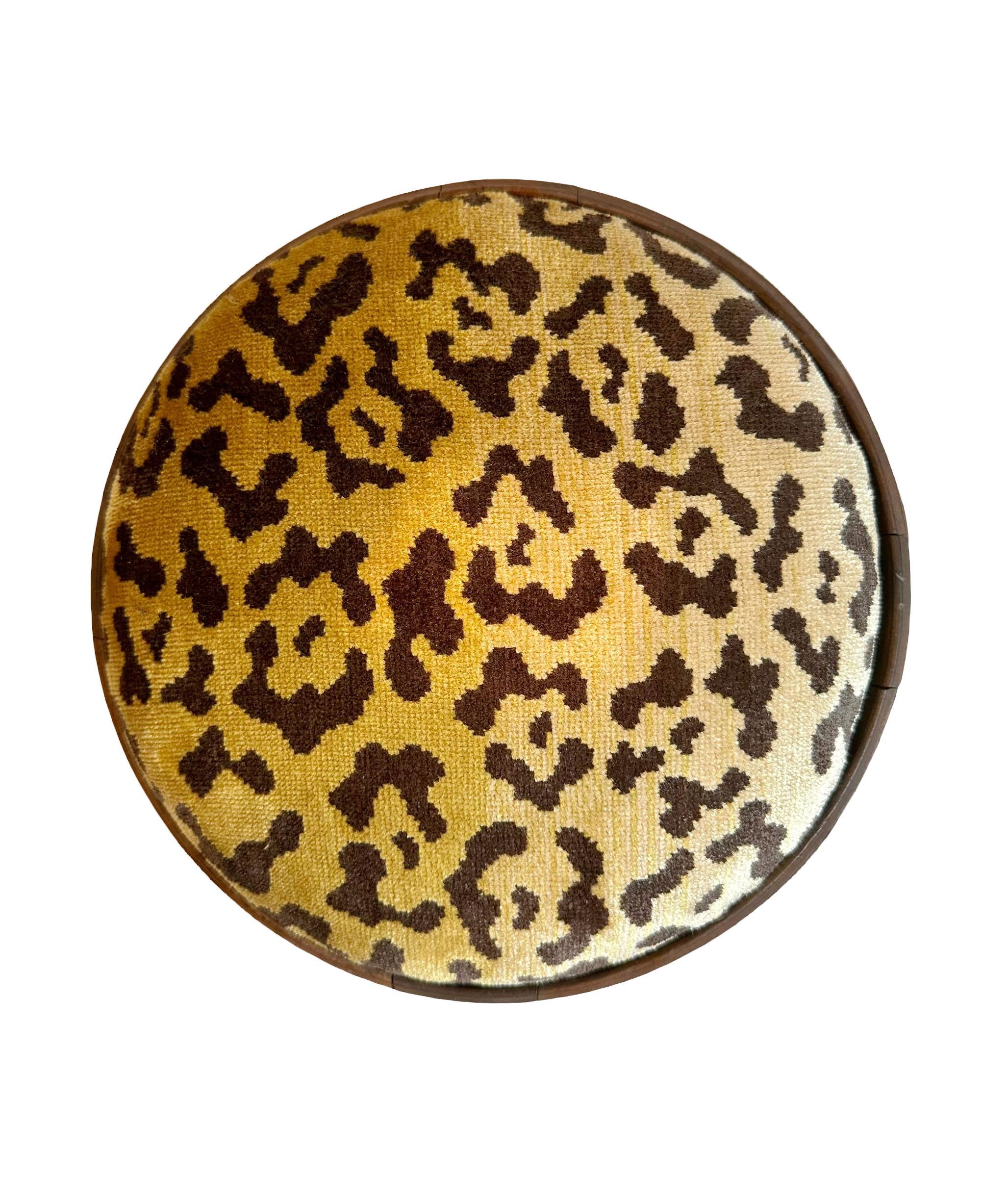 Continental Scalamandre Leopard Stool In Good Condition In Tampa, FL