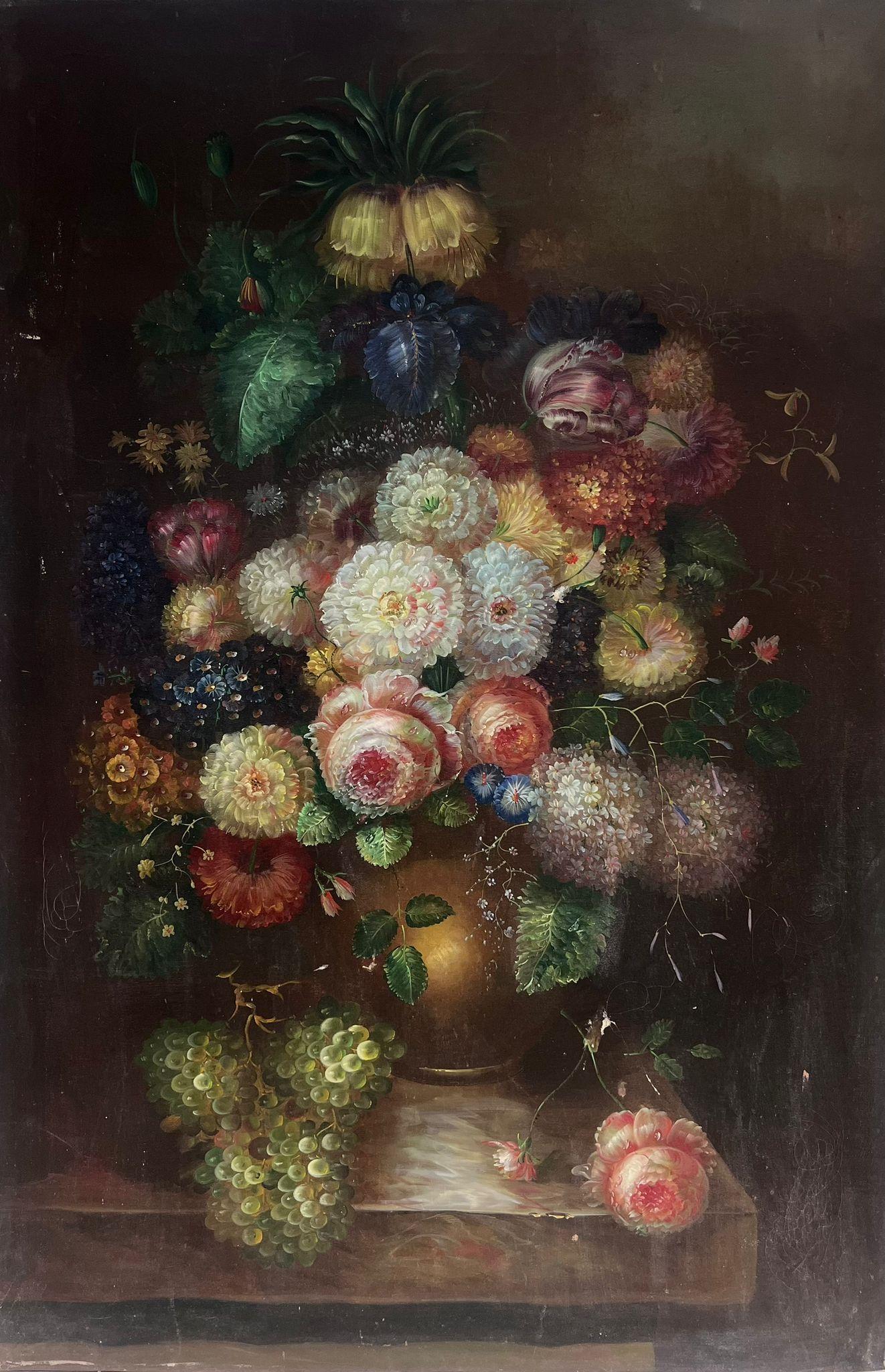Figurative Painting di Continental School - Abbondanza di fiori con uva e rose Natura morta grande pittura a olio