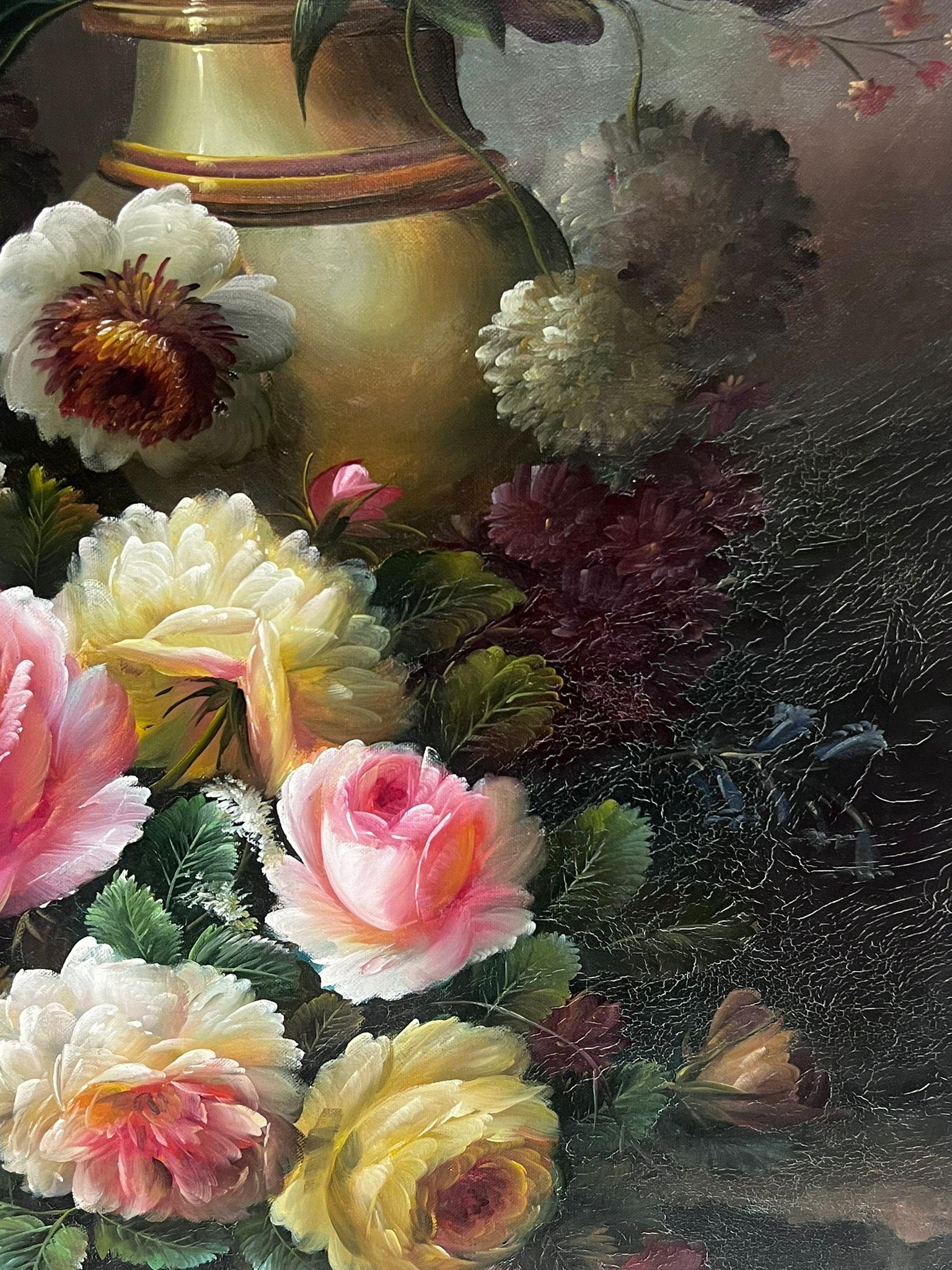 Rose rosa in un vaso d'oro
Continental School, fine del XX secolo
molto probabilmente si tratta di un lavoro di pastiche dopo una composizione precedente
olio su tela, senza cornice
tela: 36 x 24 pollici
provenienza: collezione privata
condizioni: