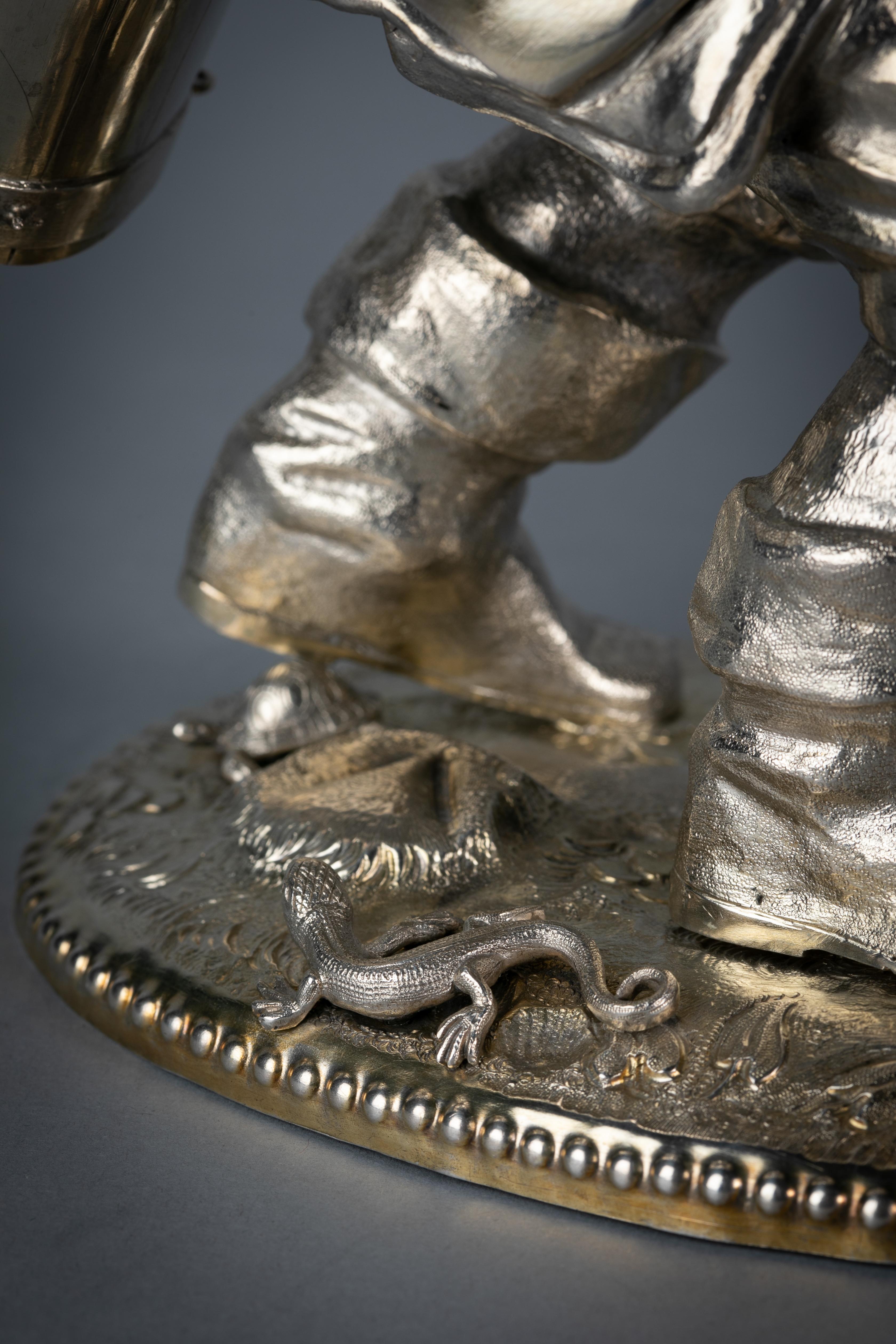 Argento Personaggio di fantasia in argento continentale raffigurante un viaggiatore, circa 1880 in vendita