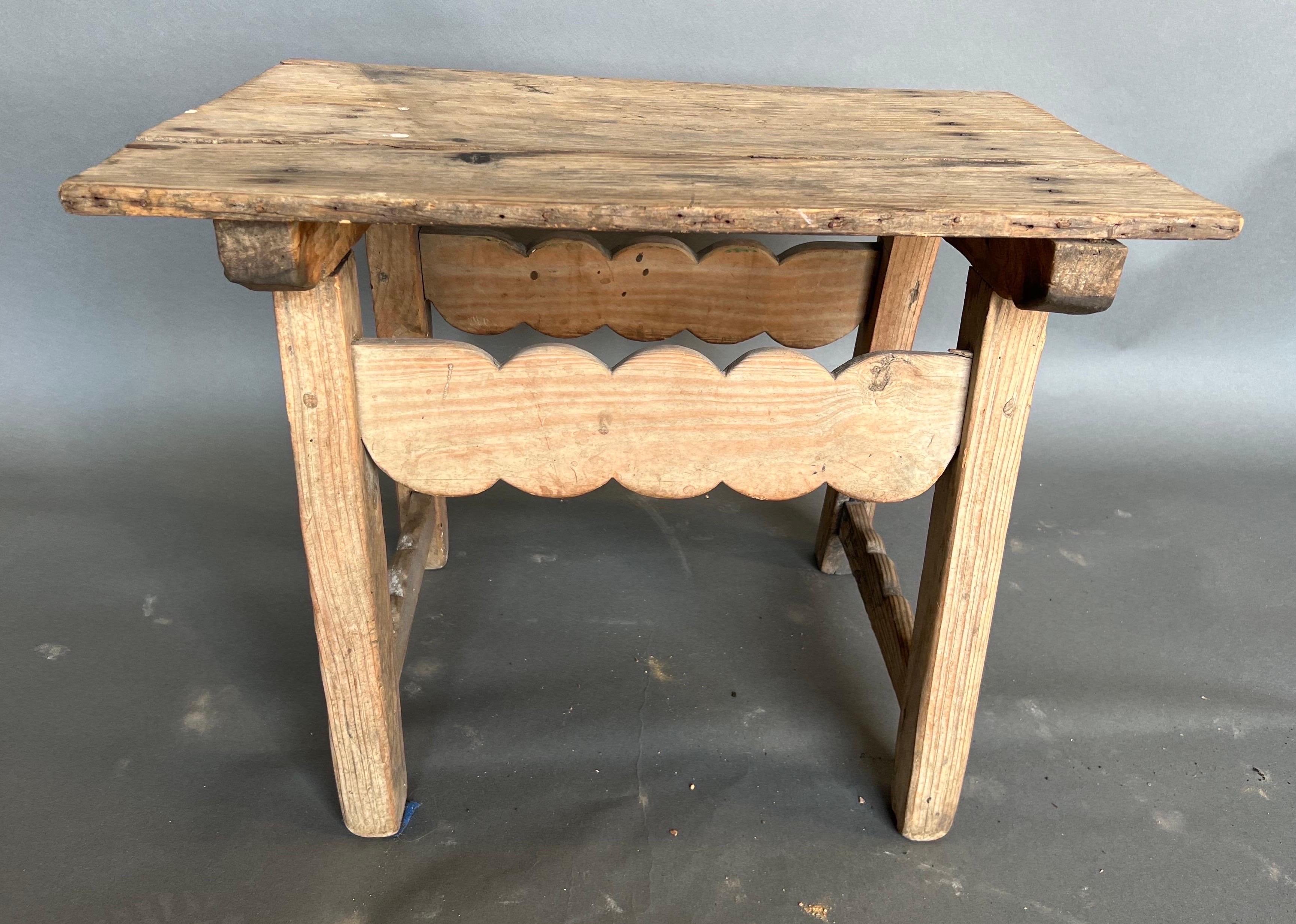 Continental stripped pine side table In Good Condition For Sale In Charleston, SC