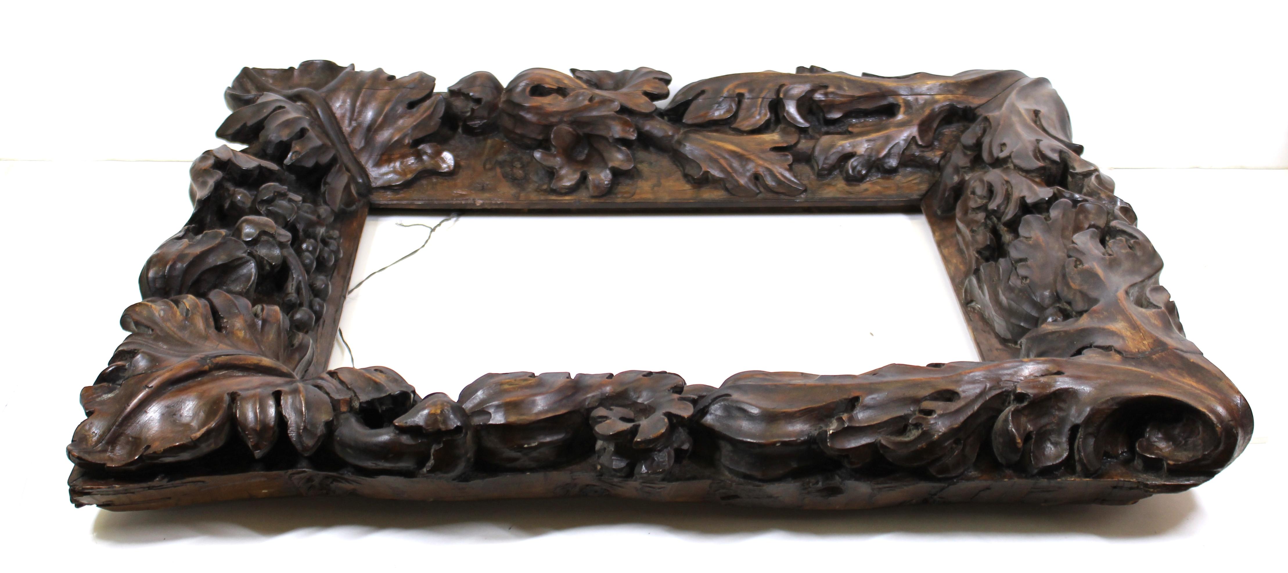 Cadre en bois sculpté de maître baroque tropical continental avec feuillage lourd sculpté 2
