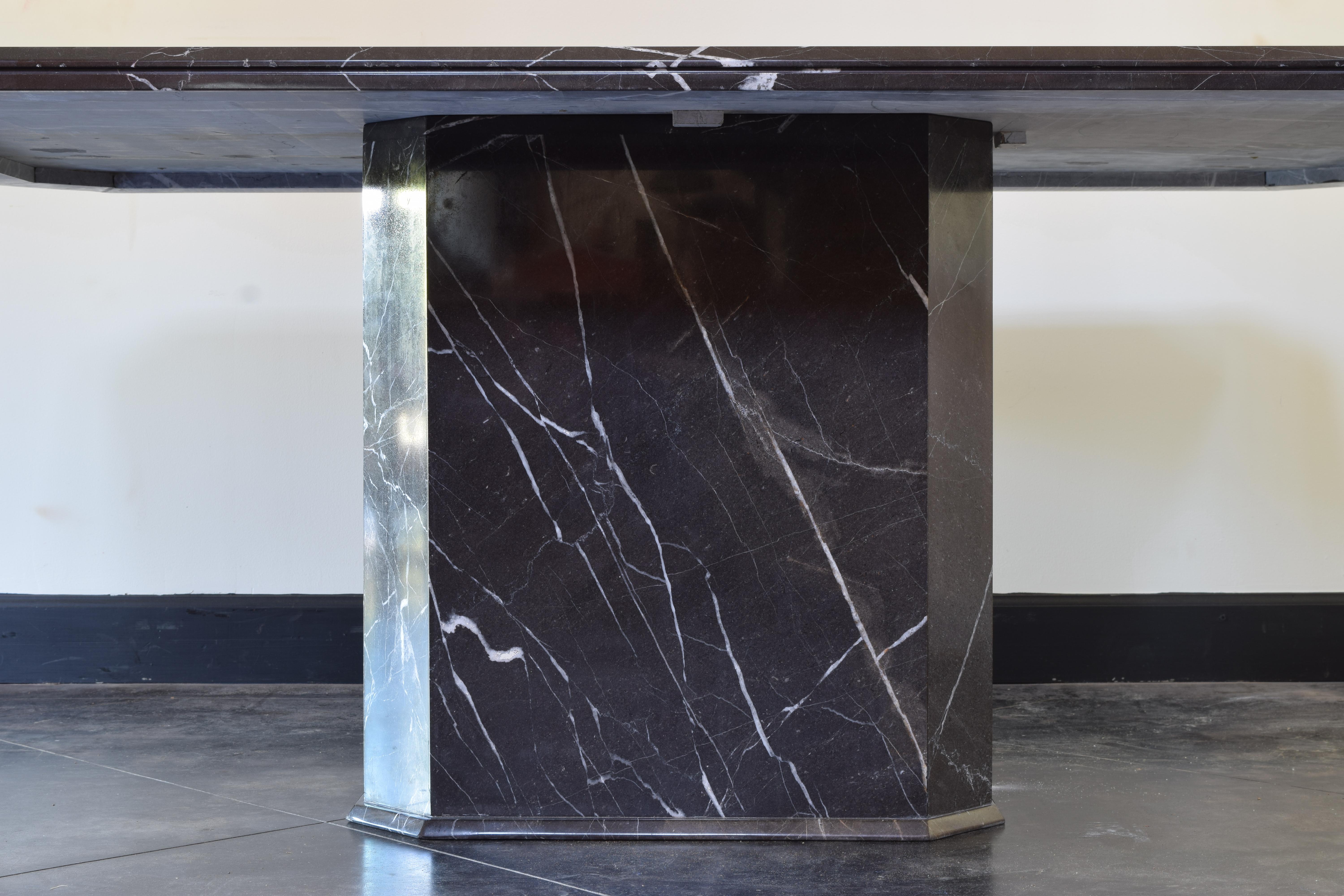 Continental Two-Piece Marble Dining Table, circa 1970 For Sale 2