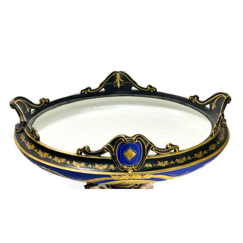 Gilt Continental Vienna Style Porcelain Centerpiece Pedestal Bowl, Early 20th Century For Sale