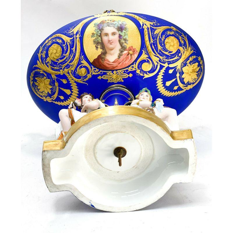 Continental Vienna Style Porcelain Centerpiece Pedestal Bowl, Early 20th Century For Sale 2
