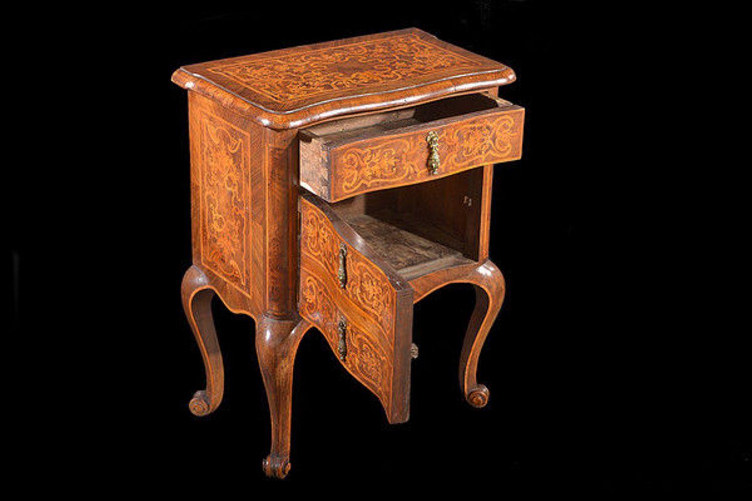 Continental Walnut and Satinwood Marquetry Cabinet For Sale 5