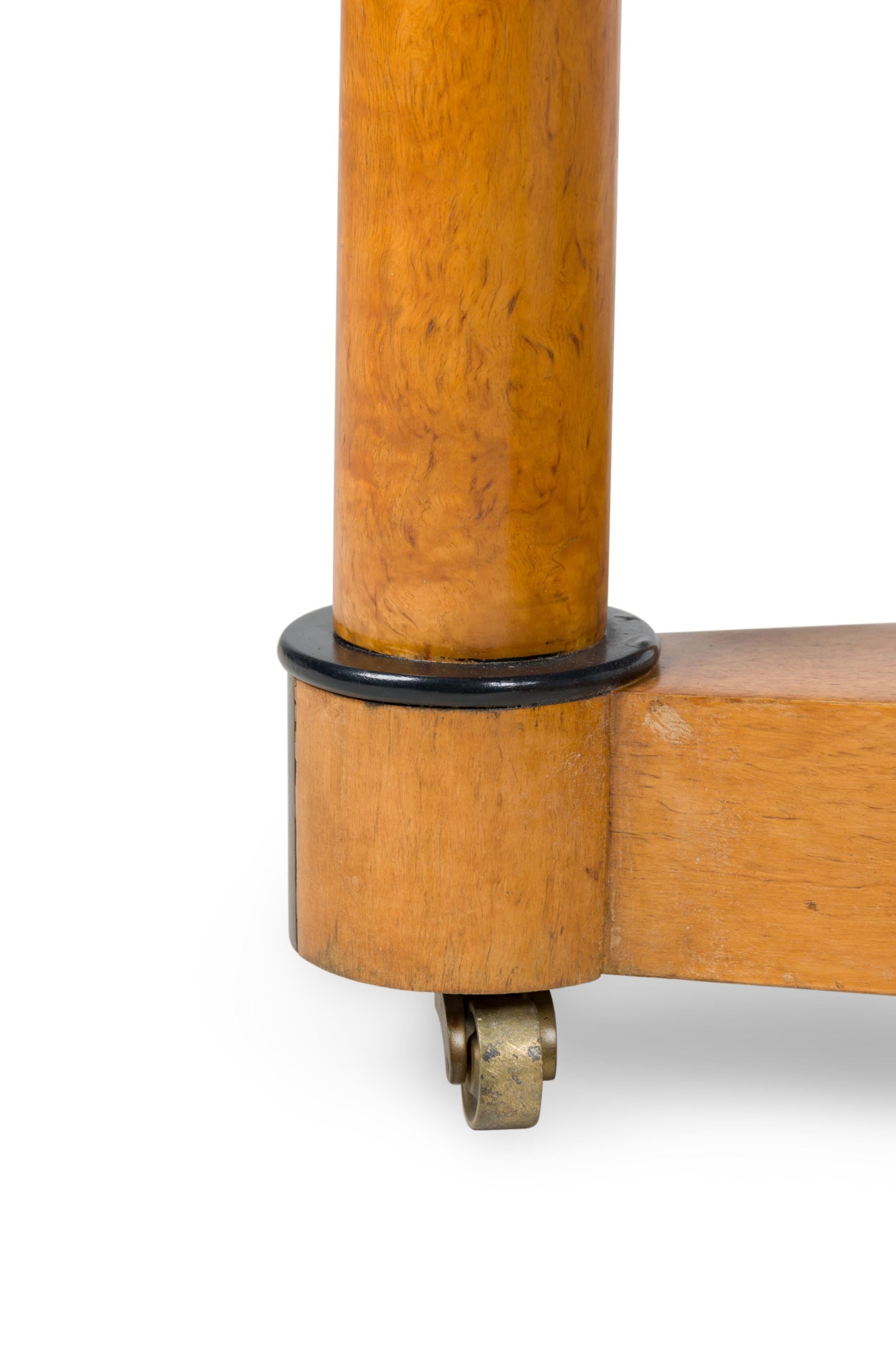Continential Round Center Table Resting on 5 Legs & Speckled Black Marble Top 3