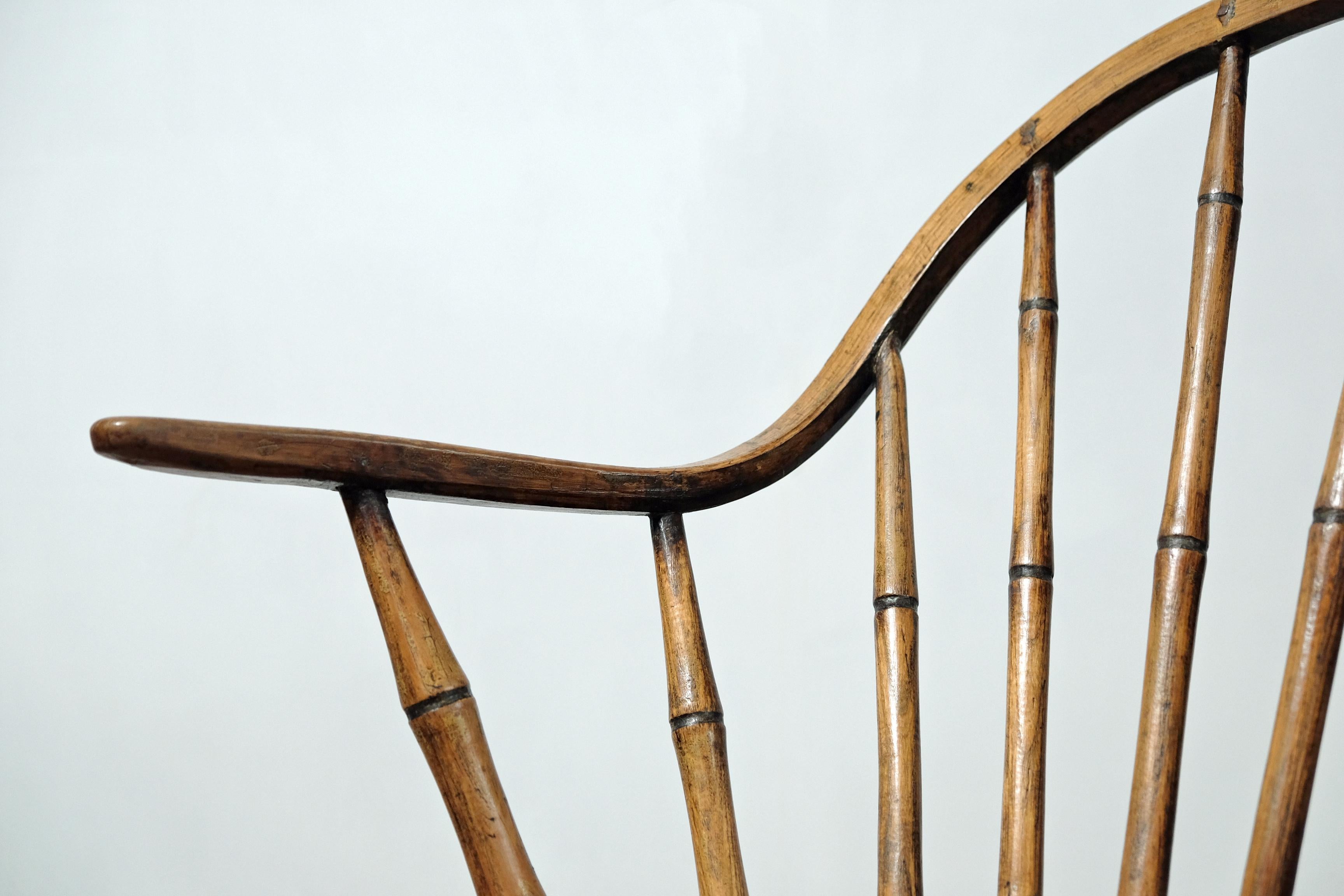 Continuous Arm Yealmpton Windsor Chair, English, Armchair, Original Paint, 1820s In Good Condition In Totnes, GB