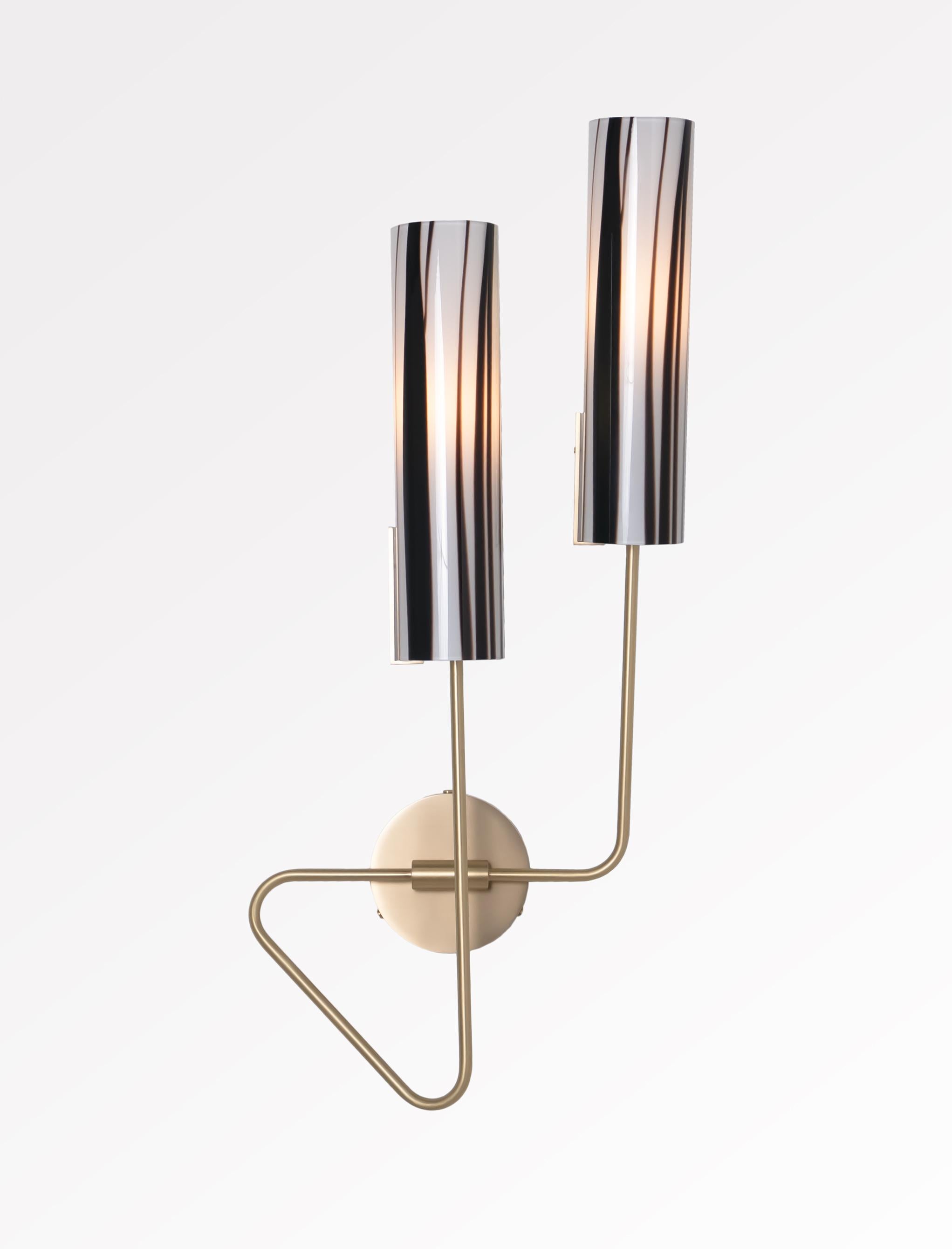 Continuum 01 Wandleuchter: Nickel satiniert/Rosa Glasschirme von Avram Rusu STUDIO im Zustand „Neu“ im Angebot in Brooklyn, NY