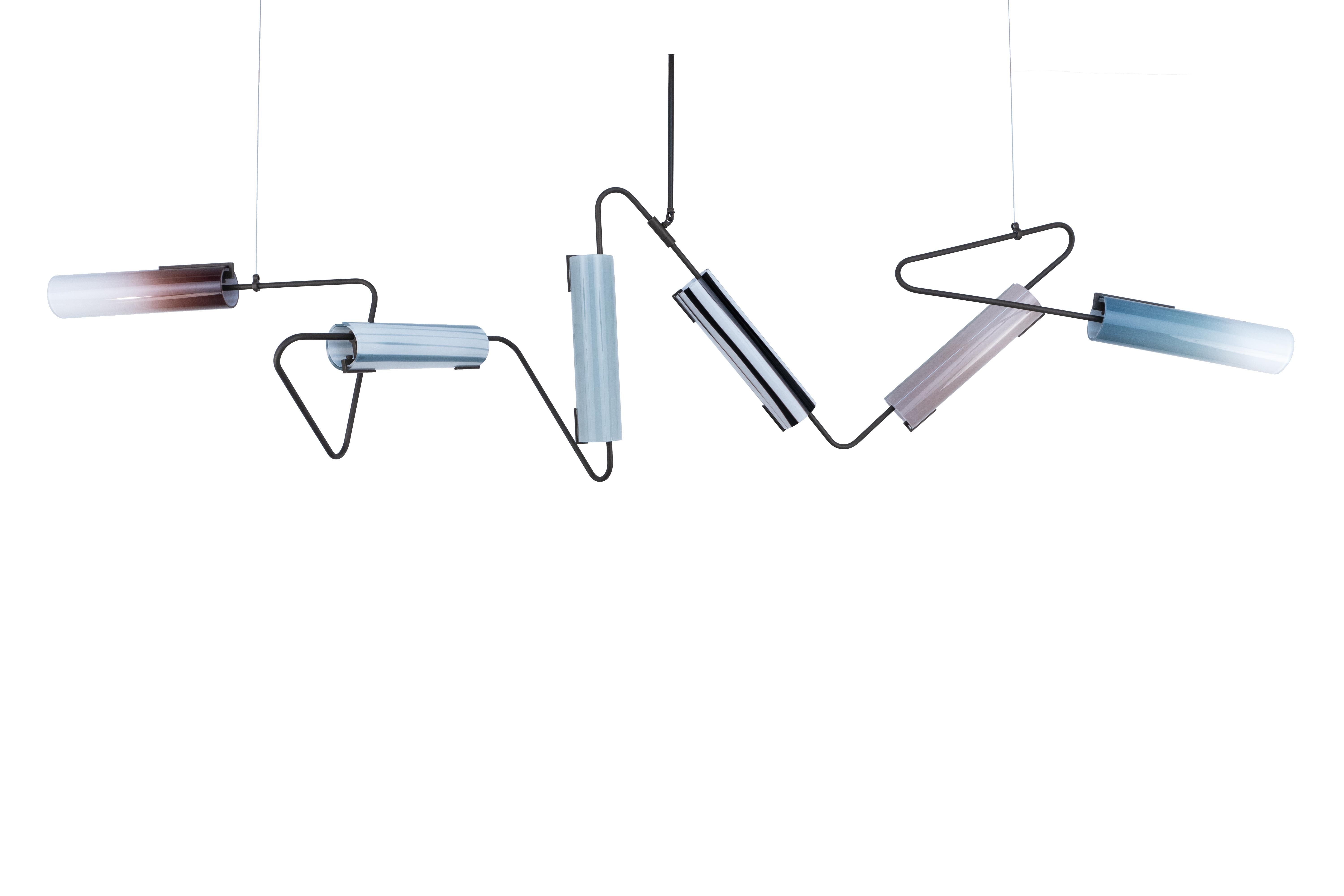 Die Continuum Collection'S wurde von der pulsierenden Straßenkunst New Yorks inspiriert. Die Struktur besteht aus speziell gebogenen Rohren, die auf unterschiedliche Weise verbunden und angeordnet werden können, um verschiedene Stile und Größen zu