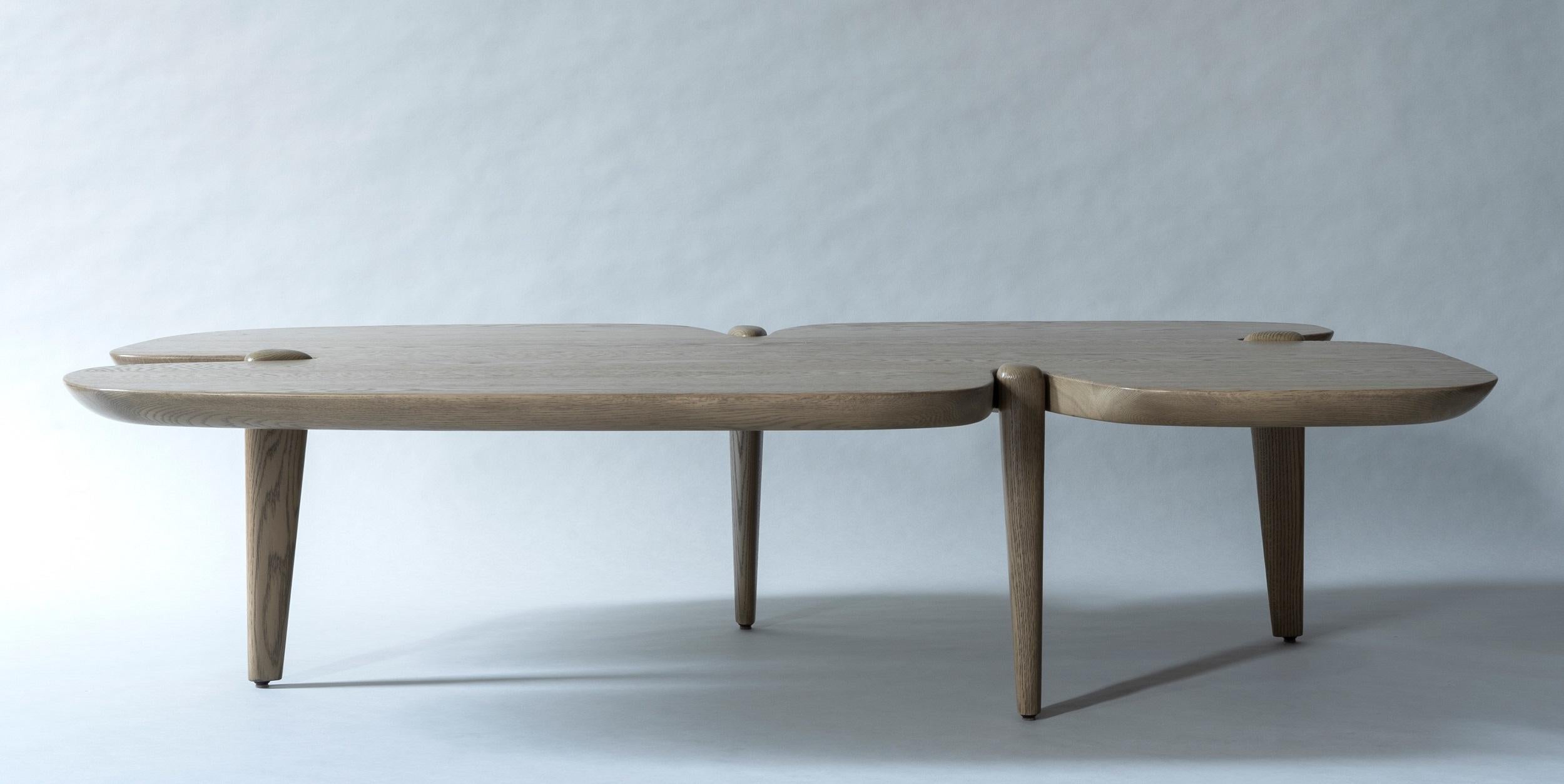 Mid-Century moderno Tavolino Contour (Solid Wood) di DeMuro Das in vendita