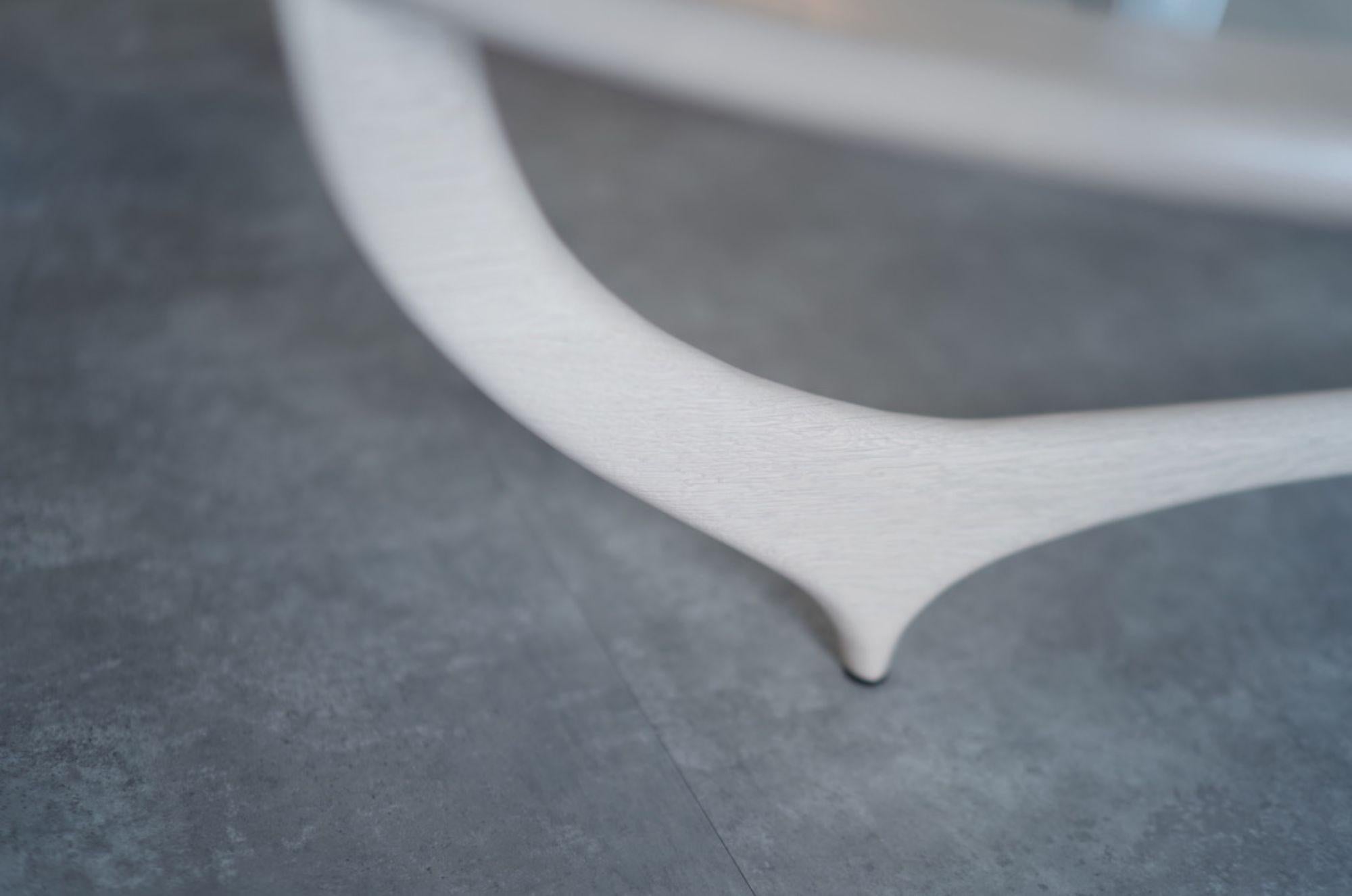 Contour Couchtisch aus weißer Eiche von Stamford Modern im Angebot 3