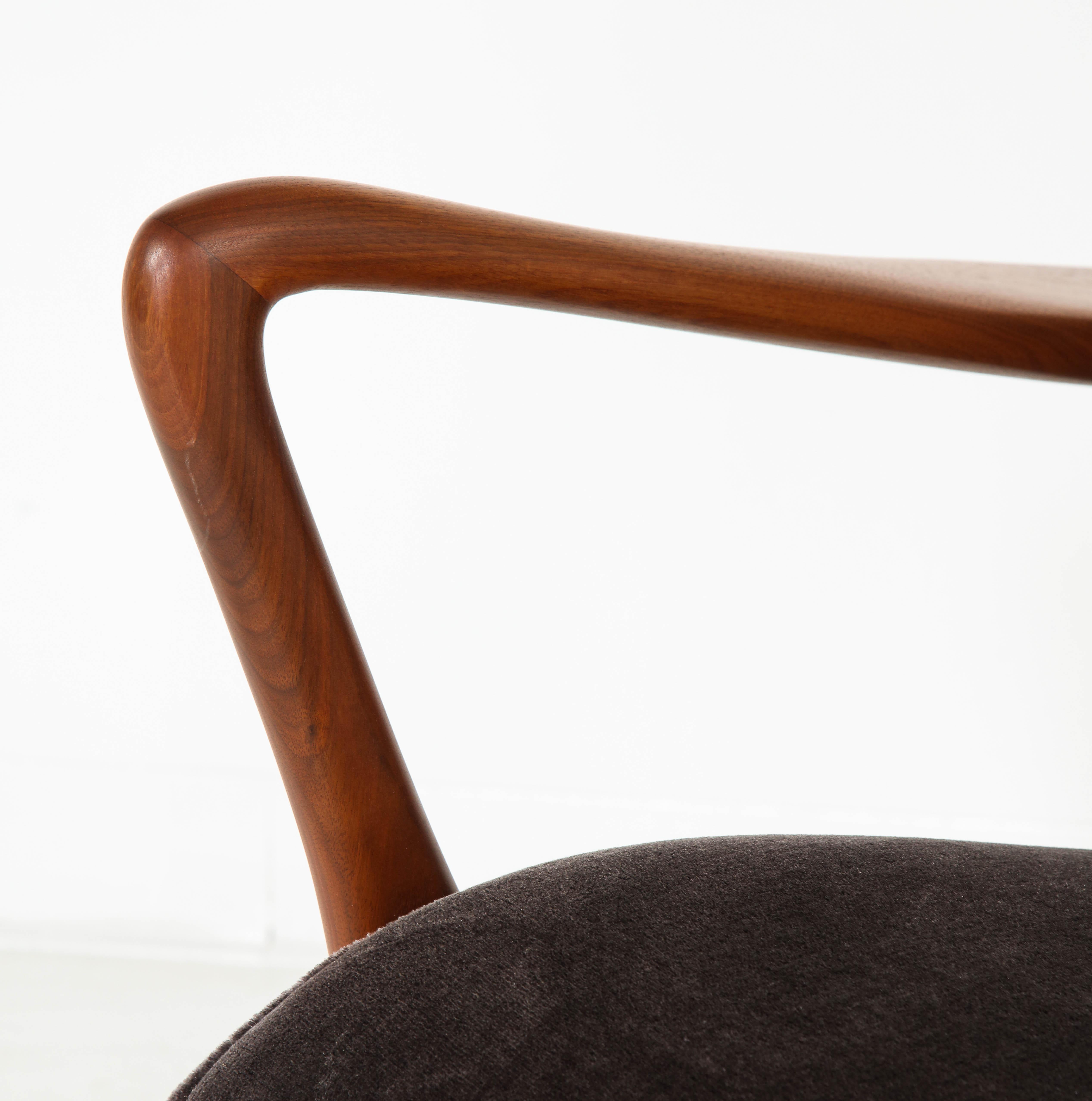 Contour Low Back Lounge Chair Offered by Vladimir Kagan Design Group 9