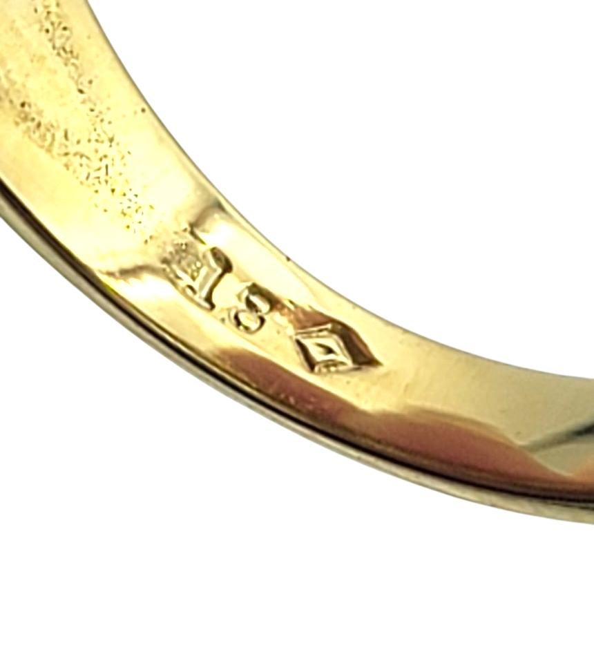 Bague de cocktail en or jaune 18 carats avec pavé de diamants en forme de dôme Pour femmes en vente