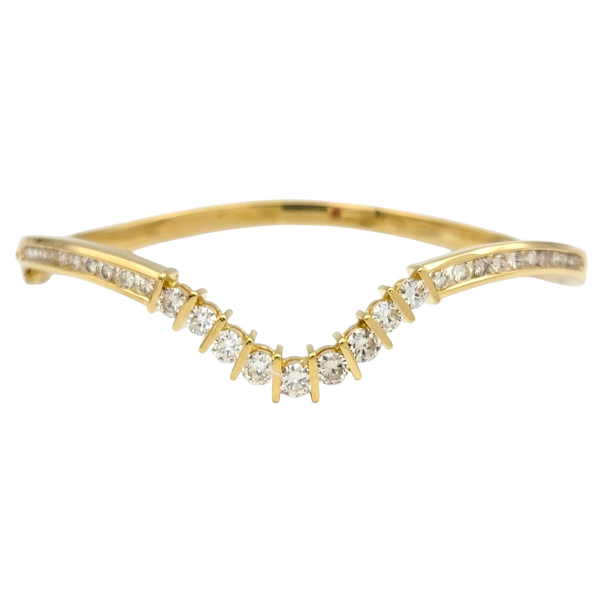 Bracciale a cerniera con diamanti rotondi sagomati in oro giallo 18 carati in vendita