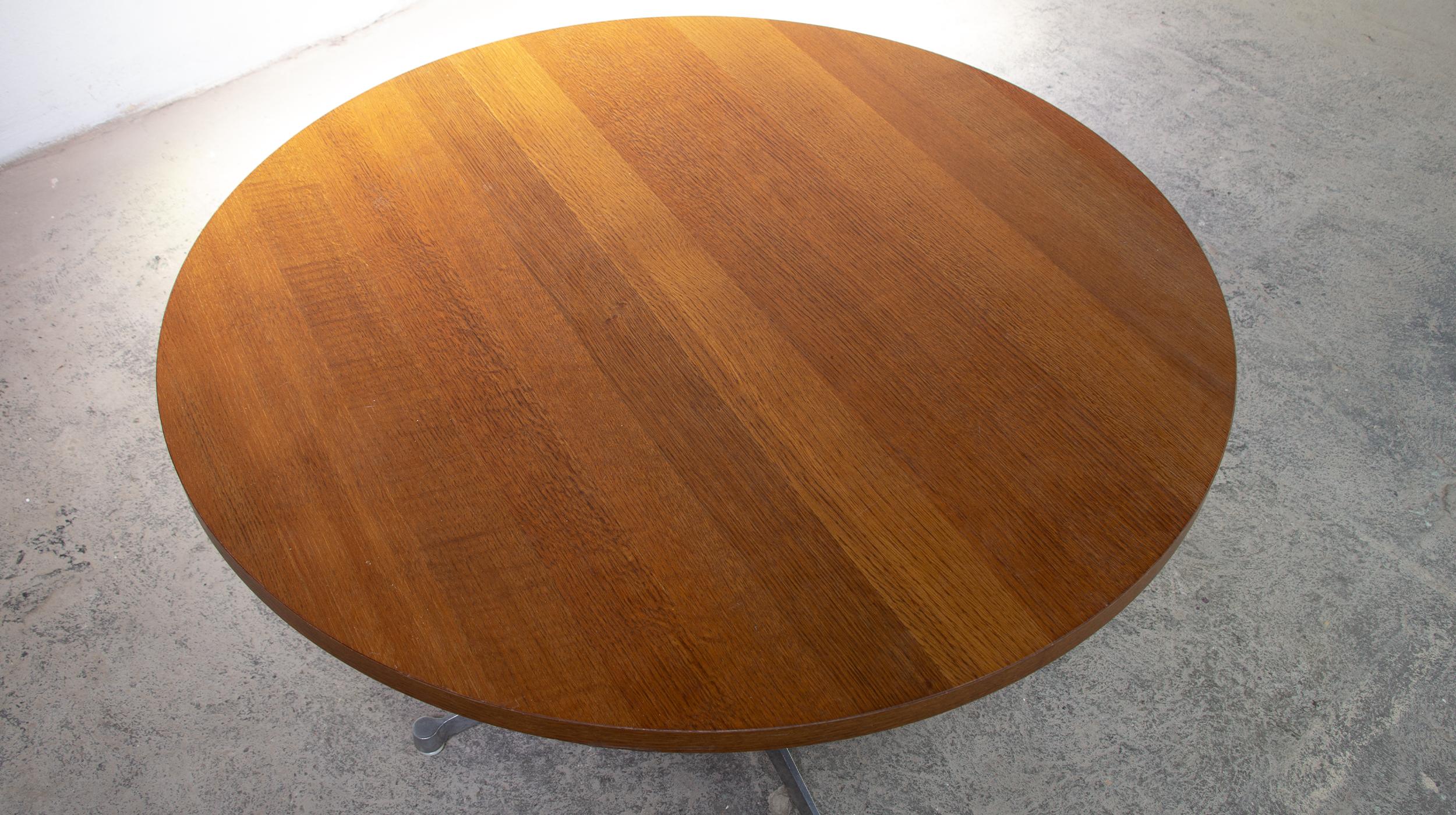 American Contract Eames round table for Herman Miller For Sale